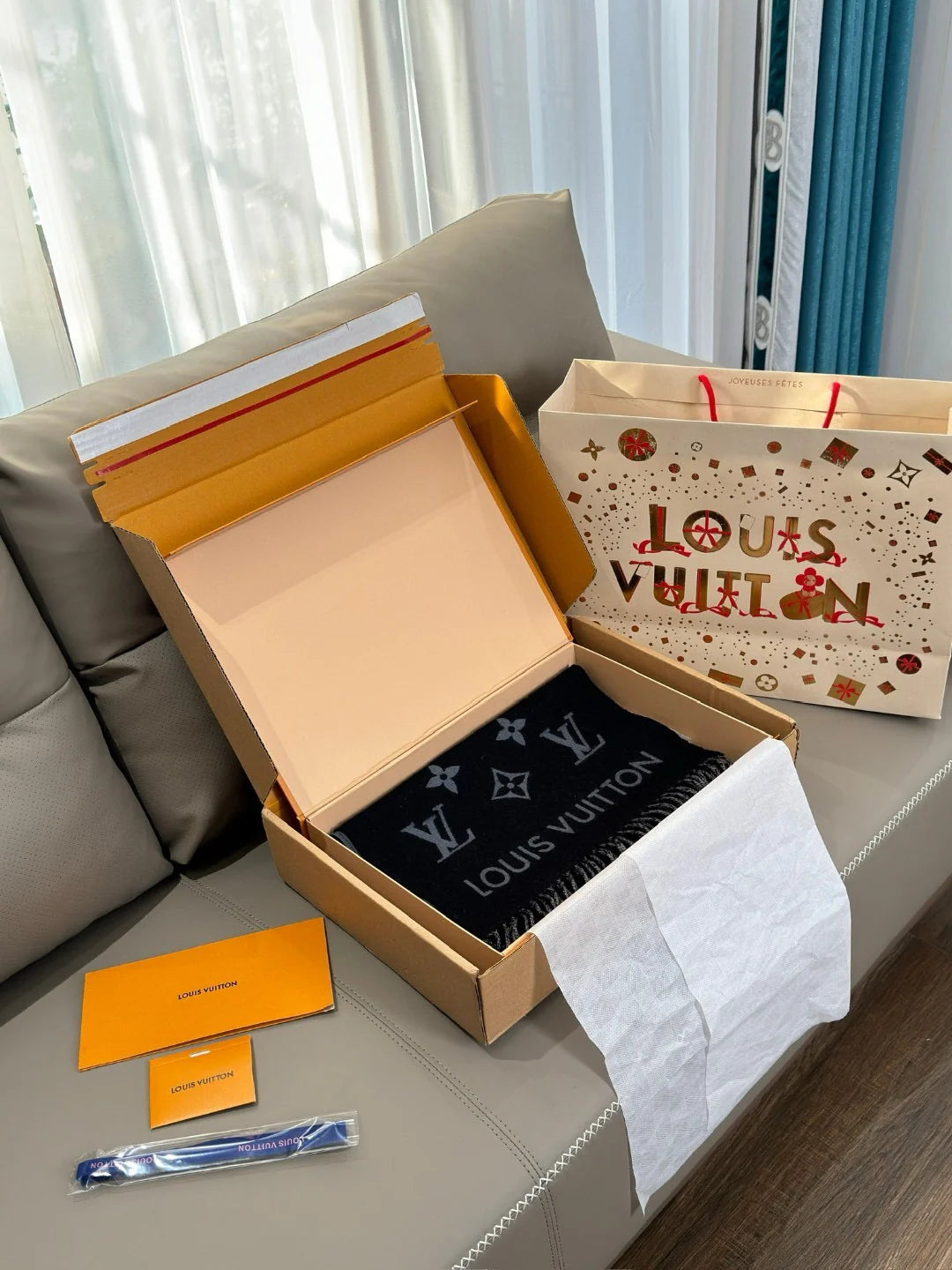 LV SCARF