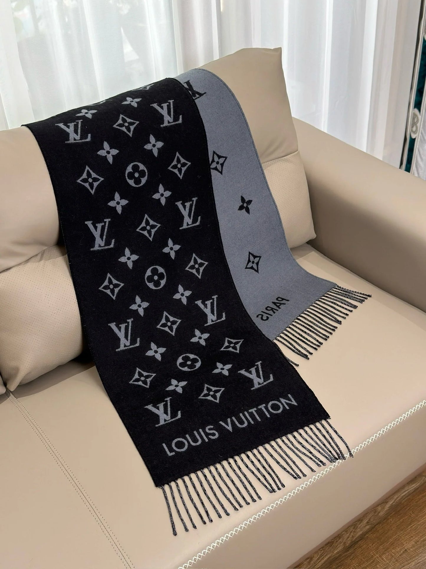 LV SCARF