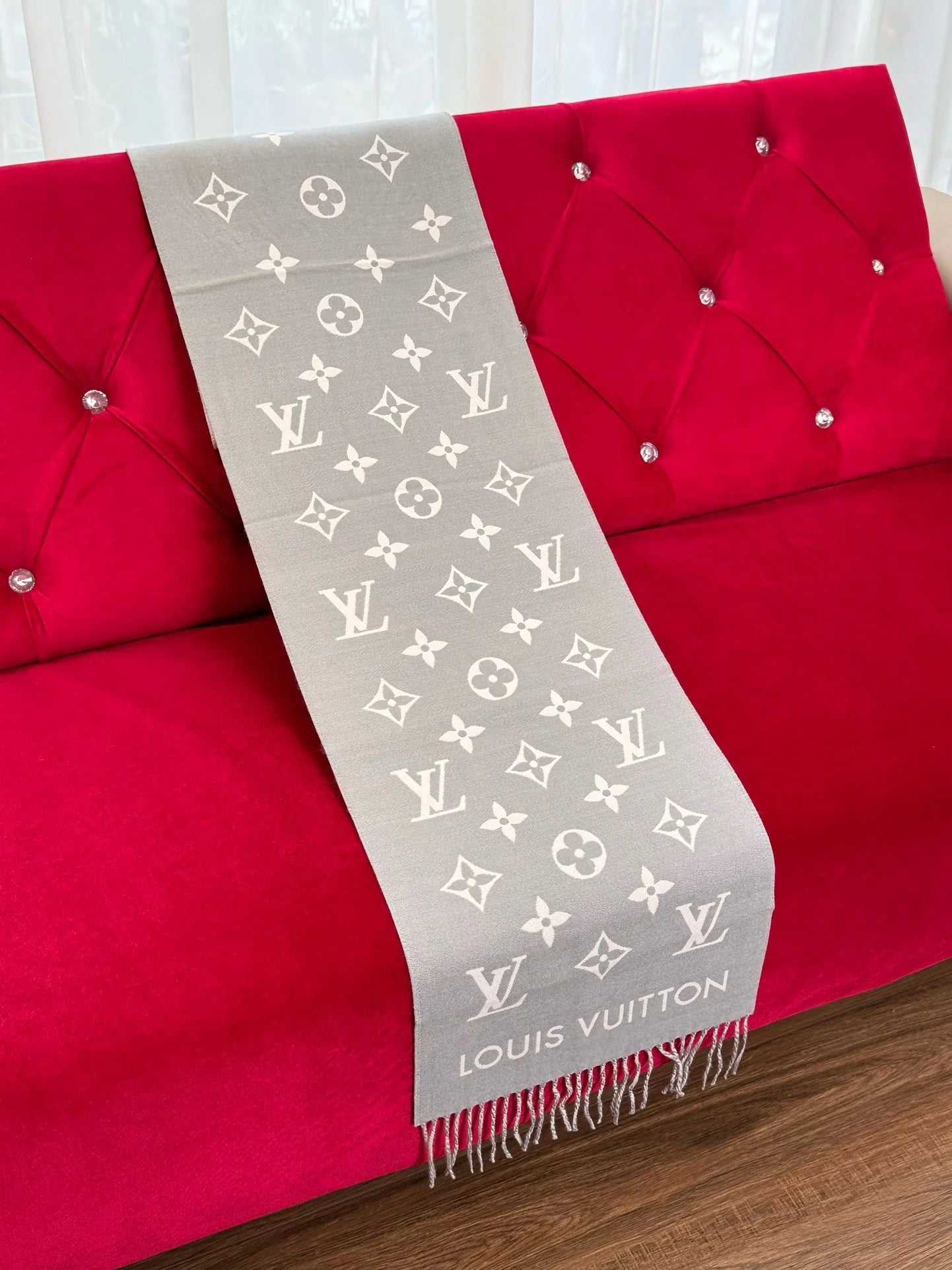 LV SCARF
