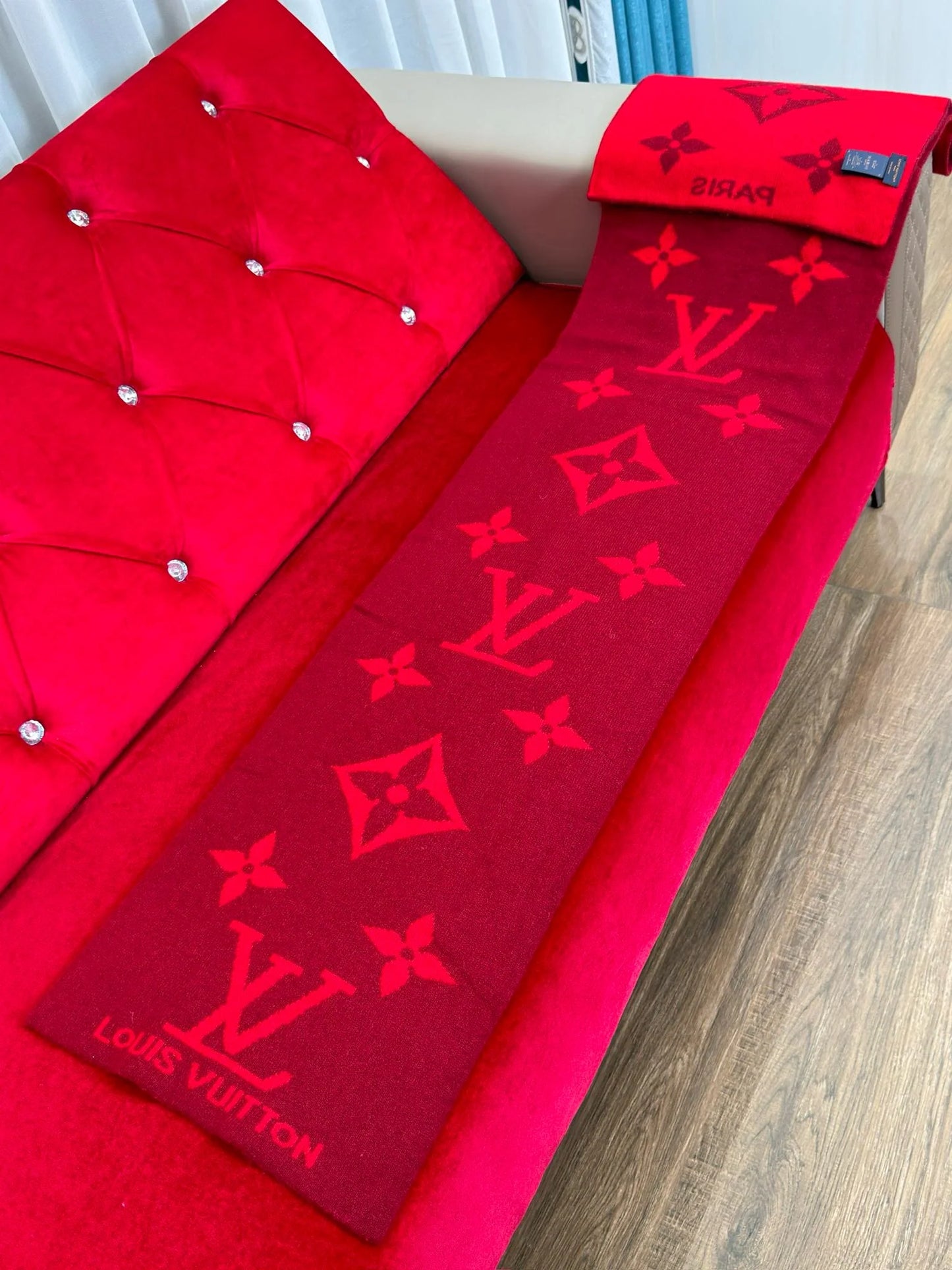 LV SCARF