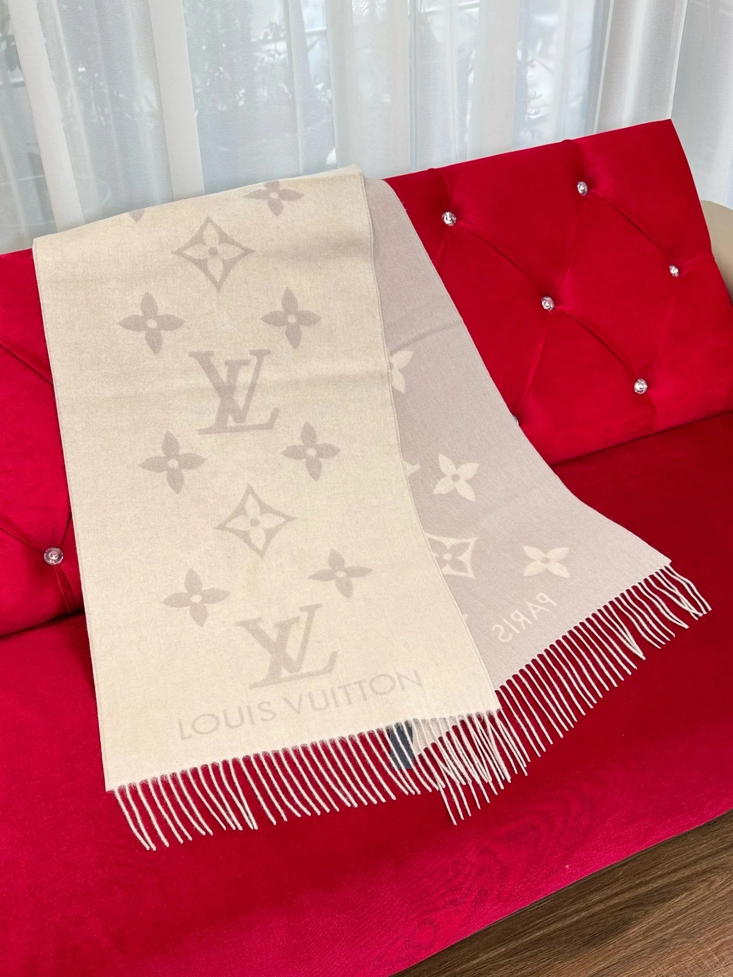LV SCARF