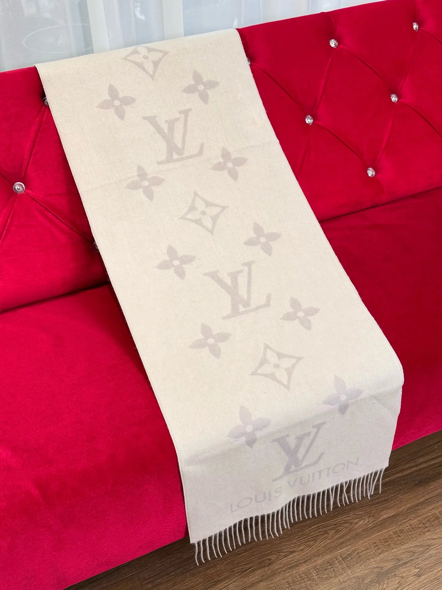 LV SCARF