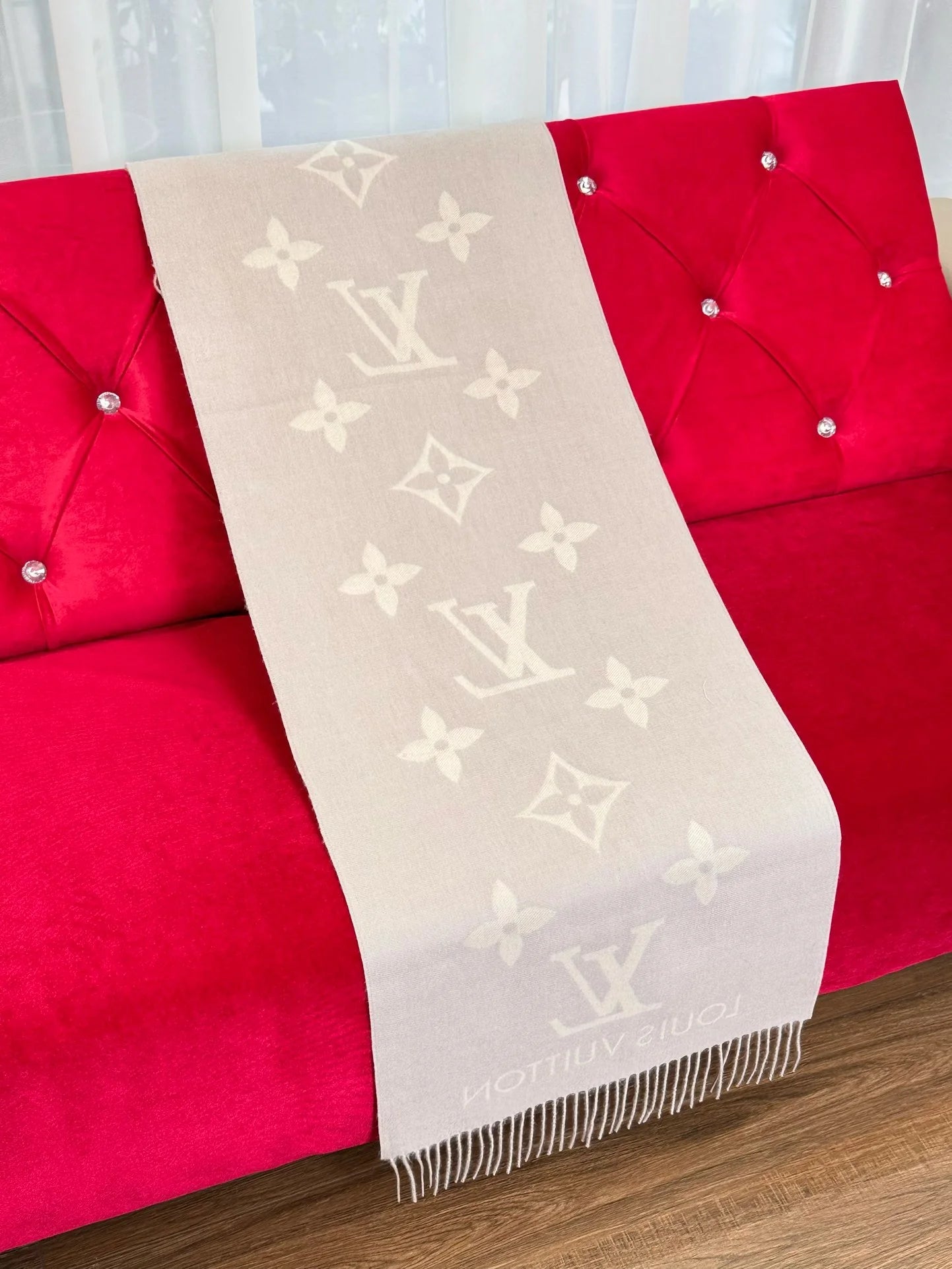 LV SCARF