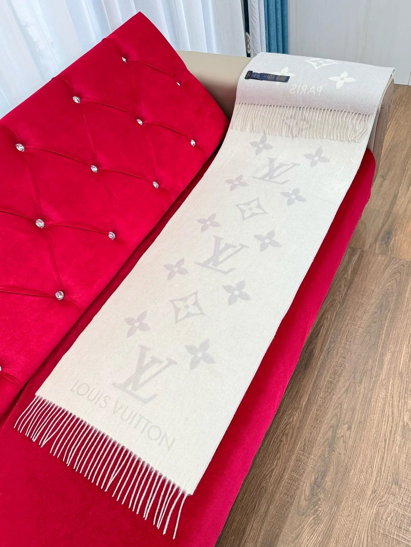 LV SCARF