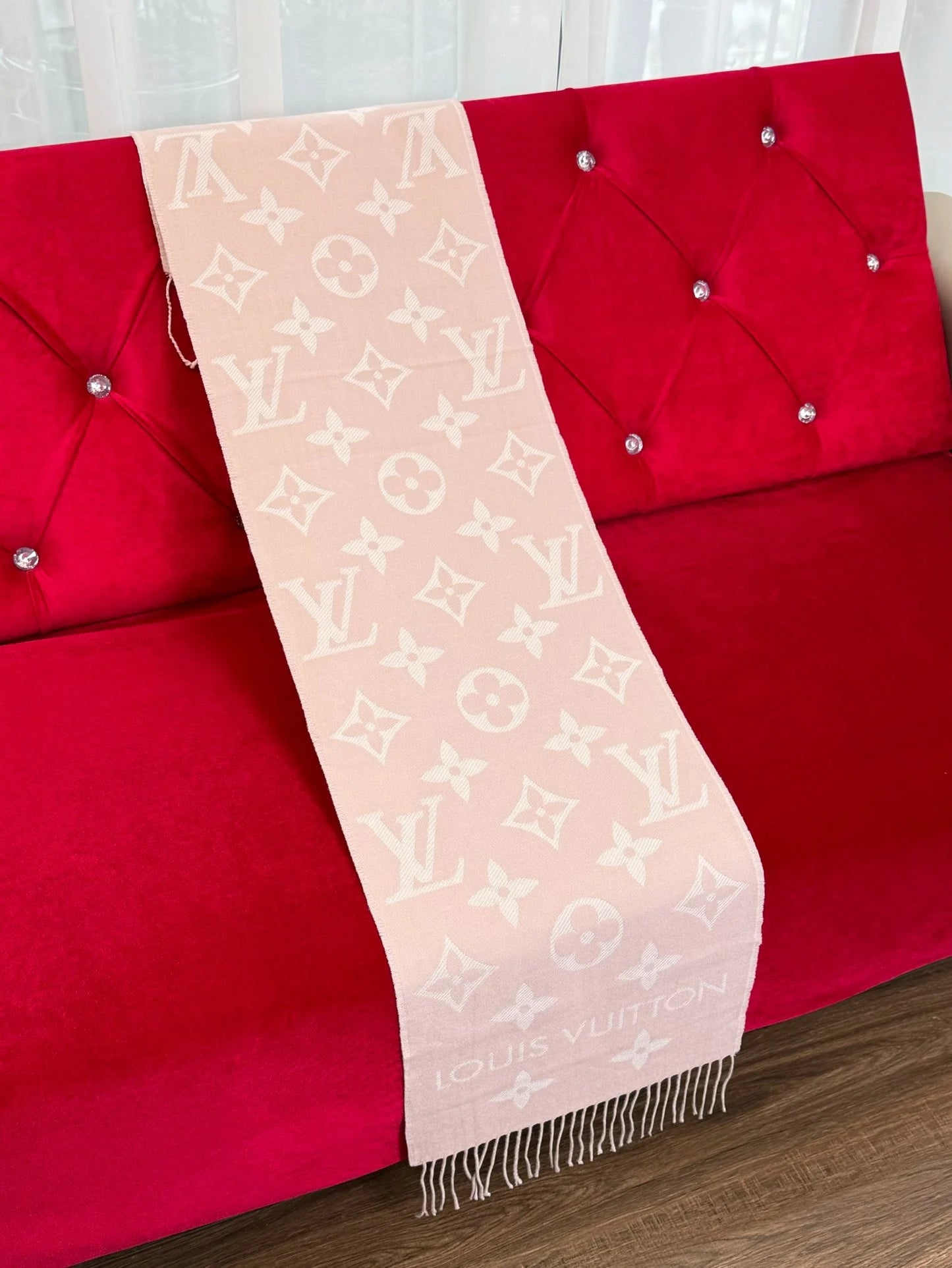 LV SCARF