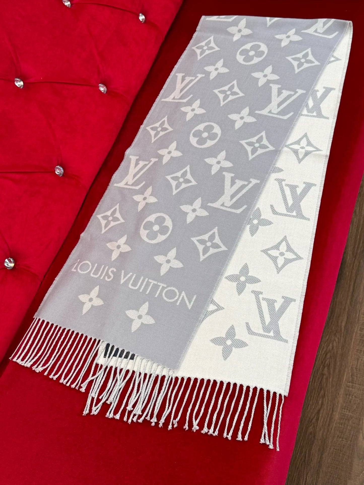 LV SCARF