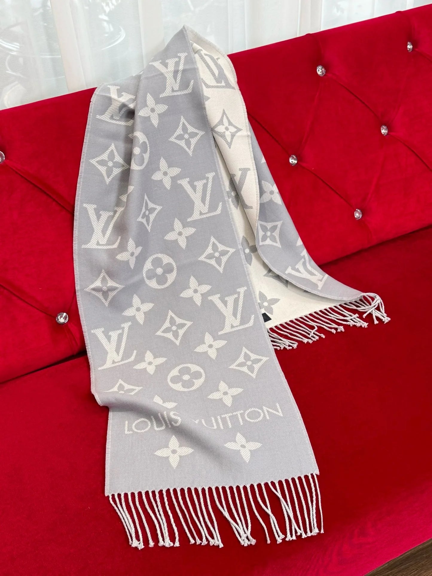 LV SCARF