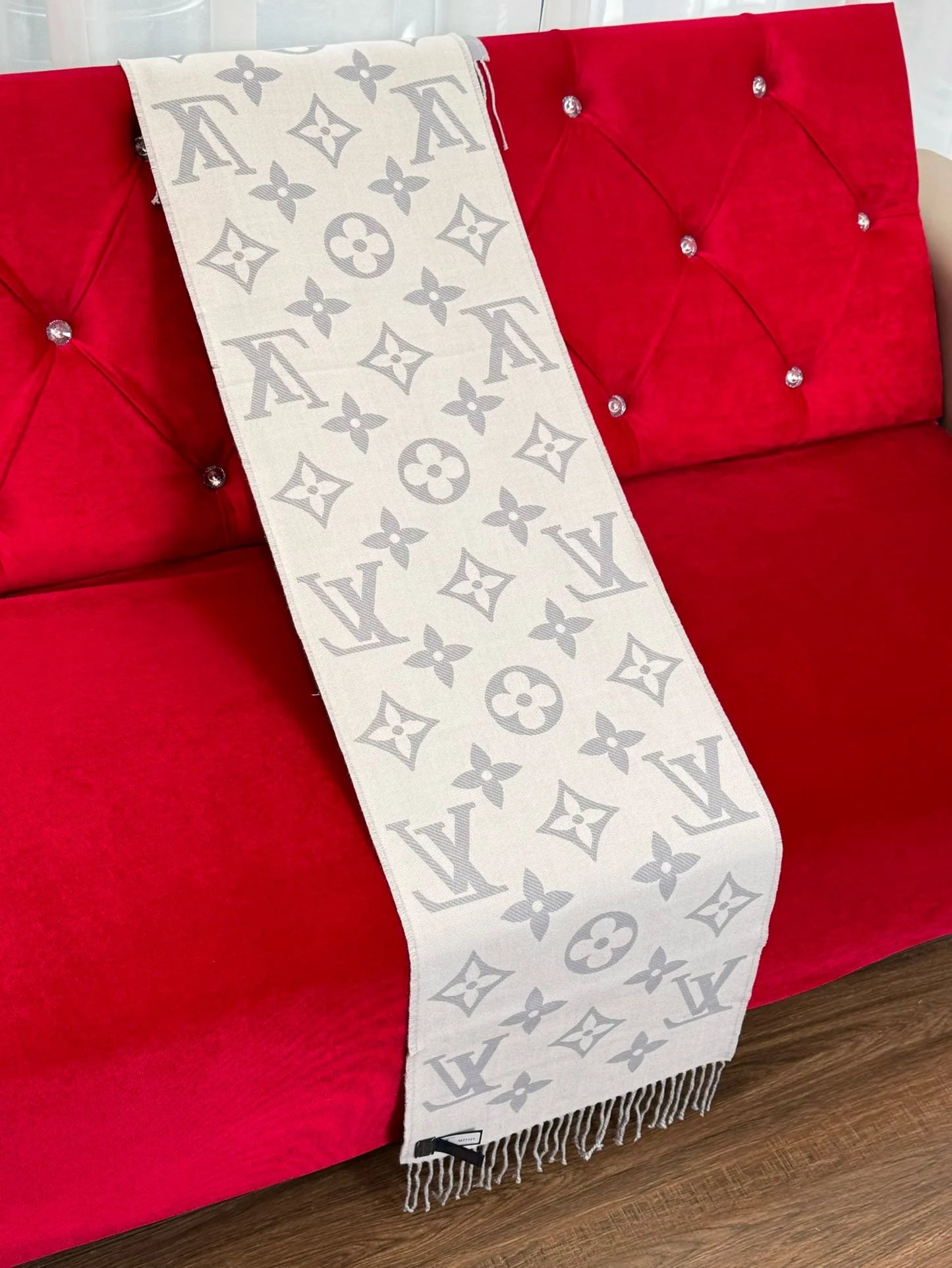 LV SCARF
