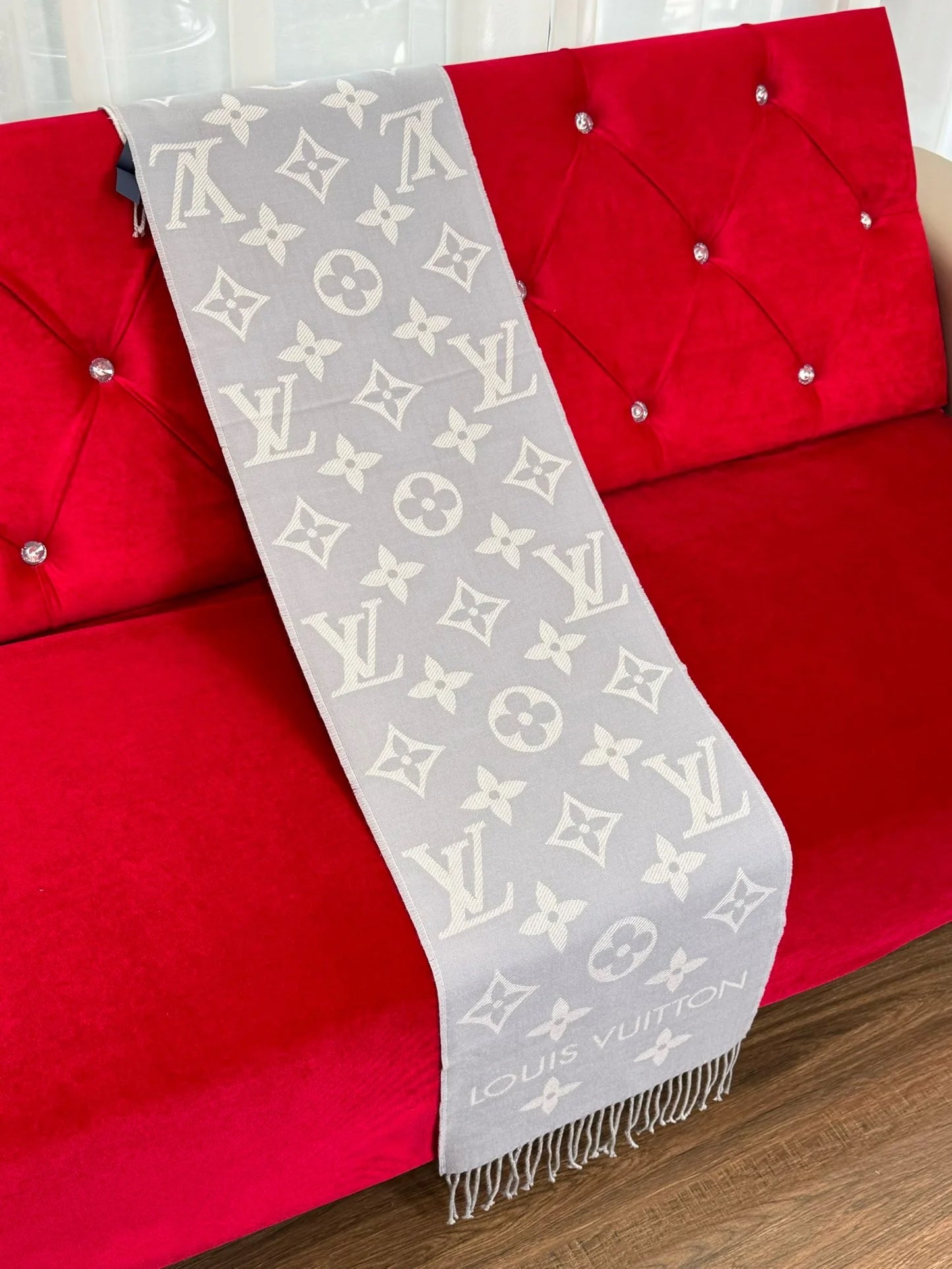 LV SCARF