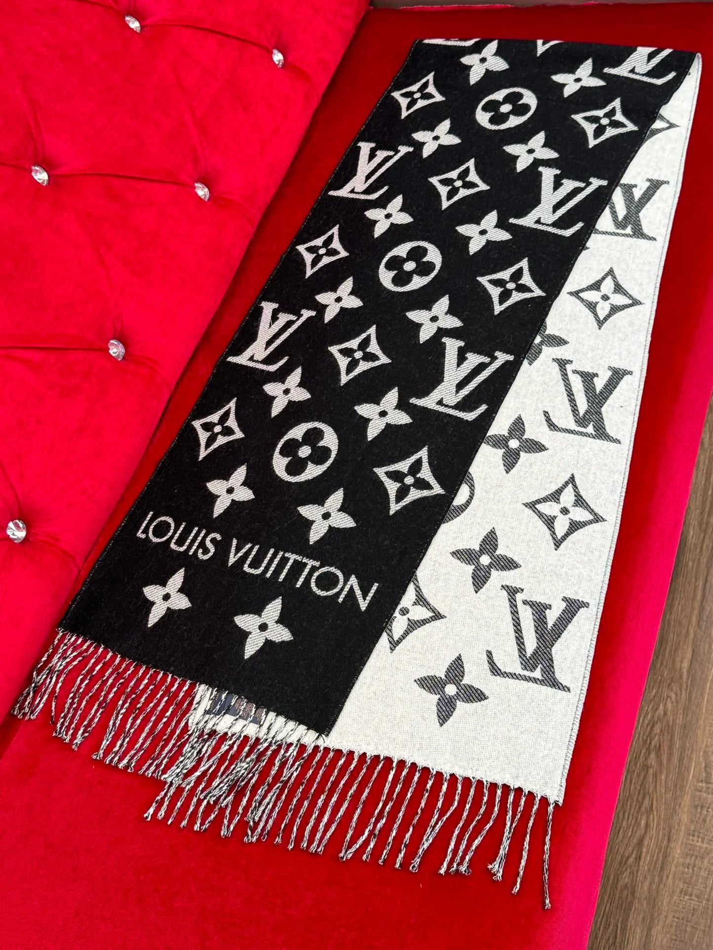 LV SCARF