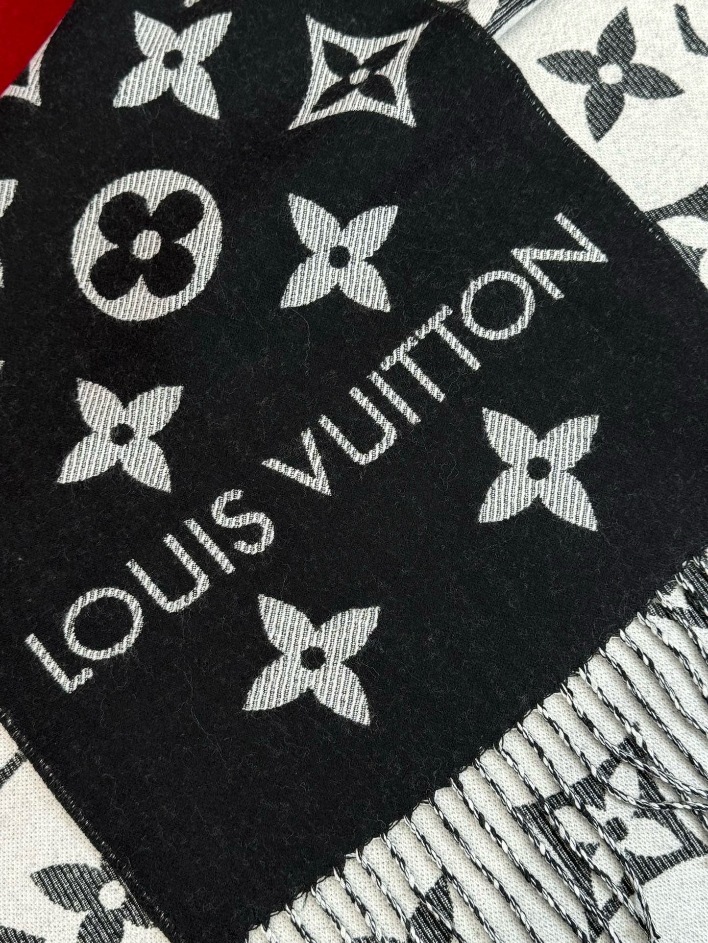 LV SCARF