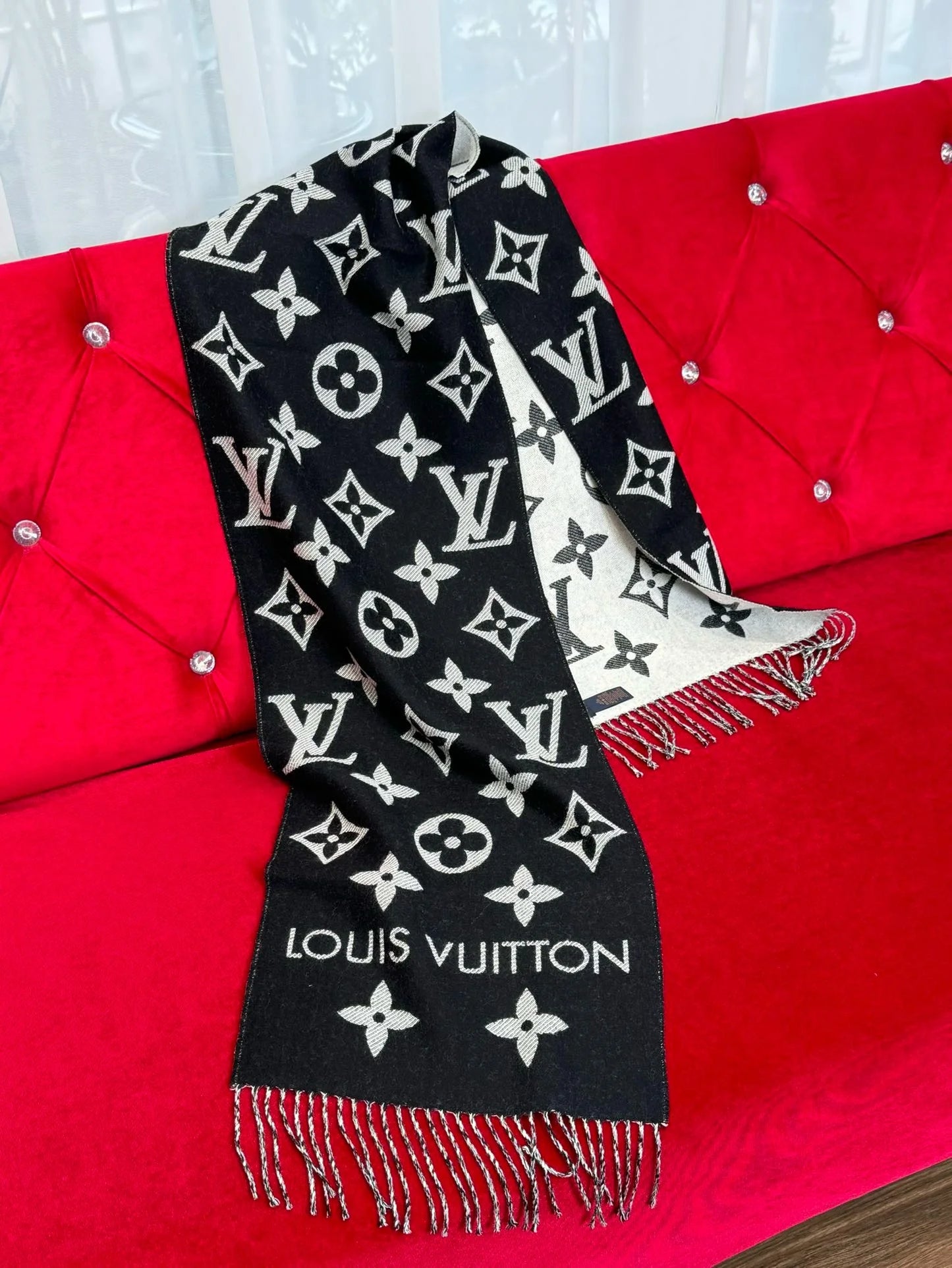LV SCARF