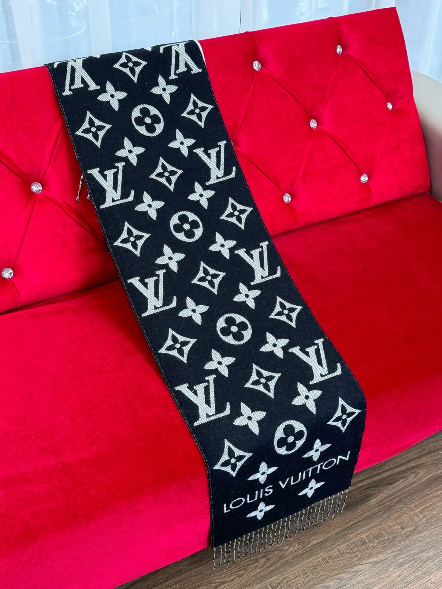 LV SCARF