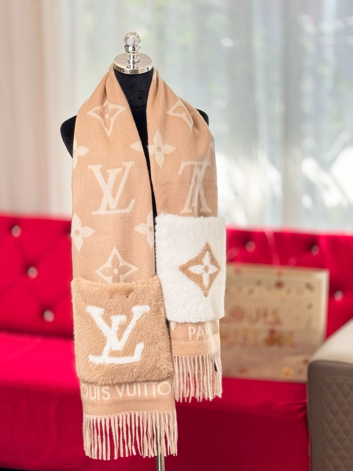 LV SCARF