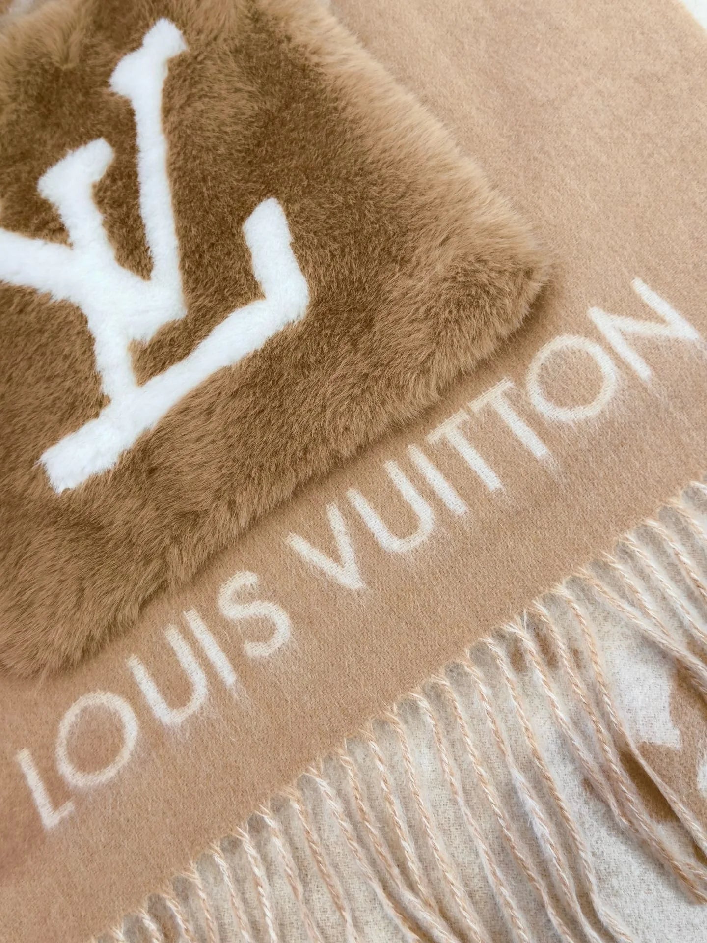 LV SCARF