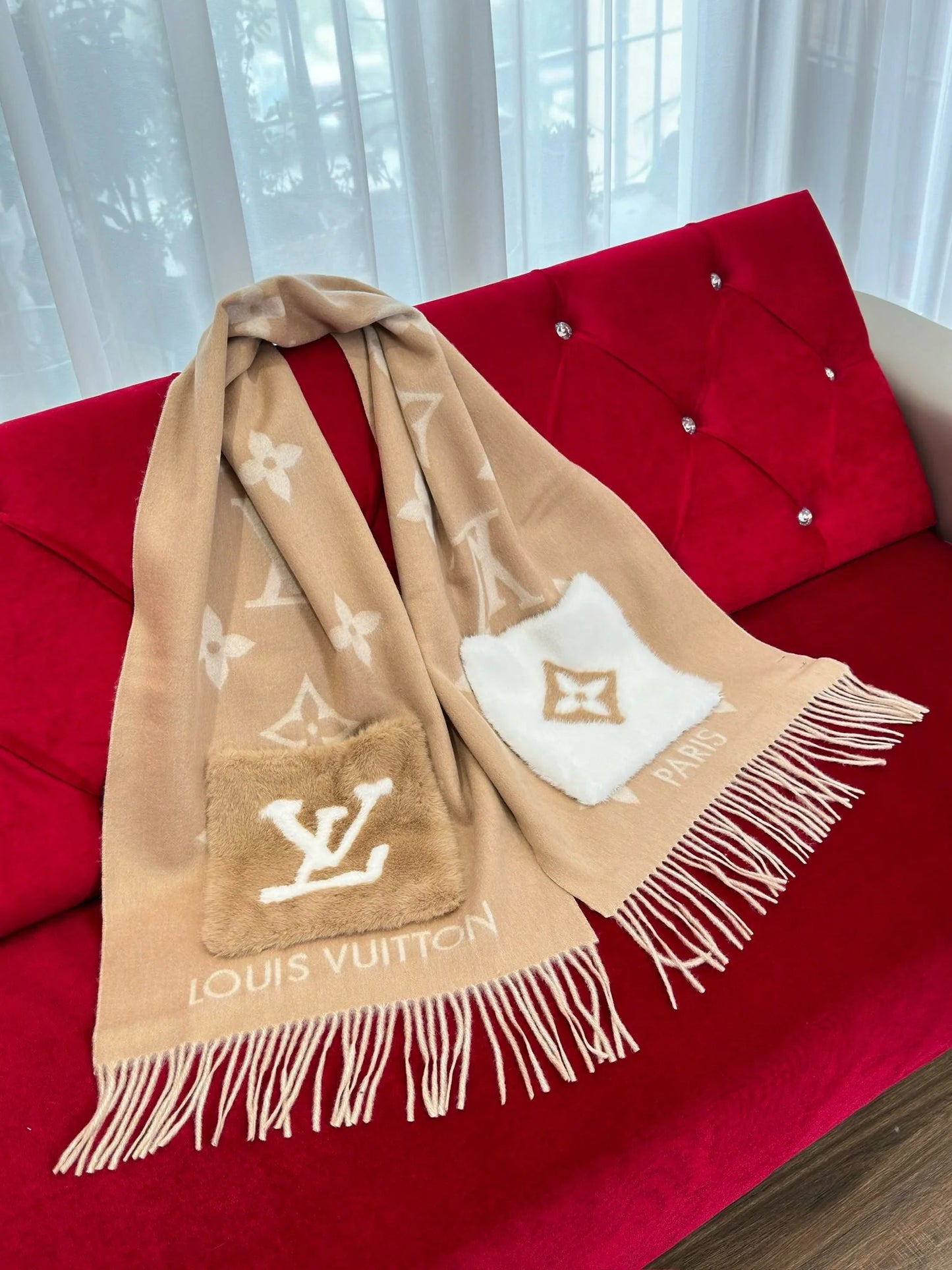 LV SCARF