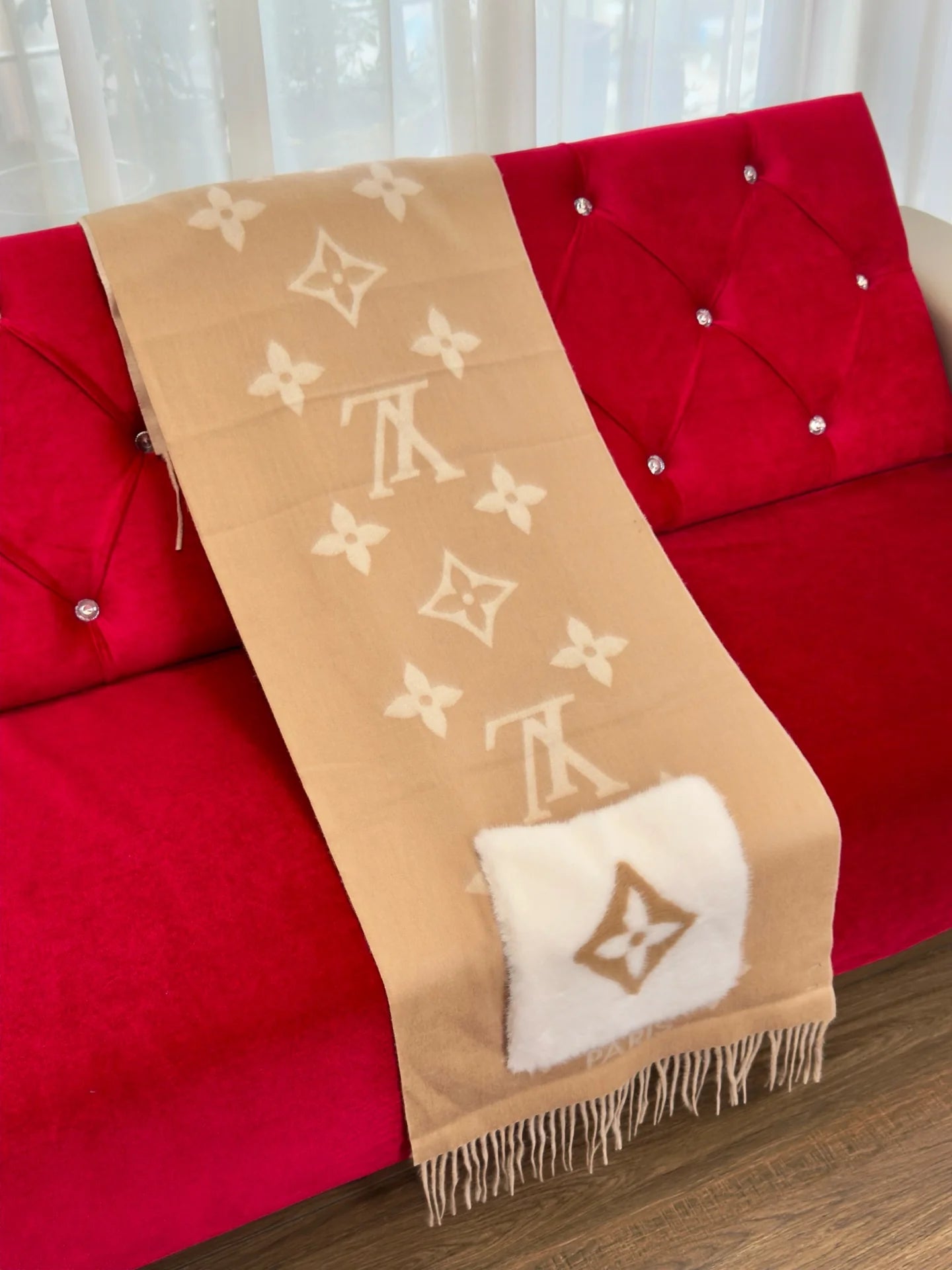 LV SCARF