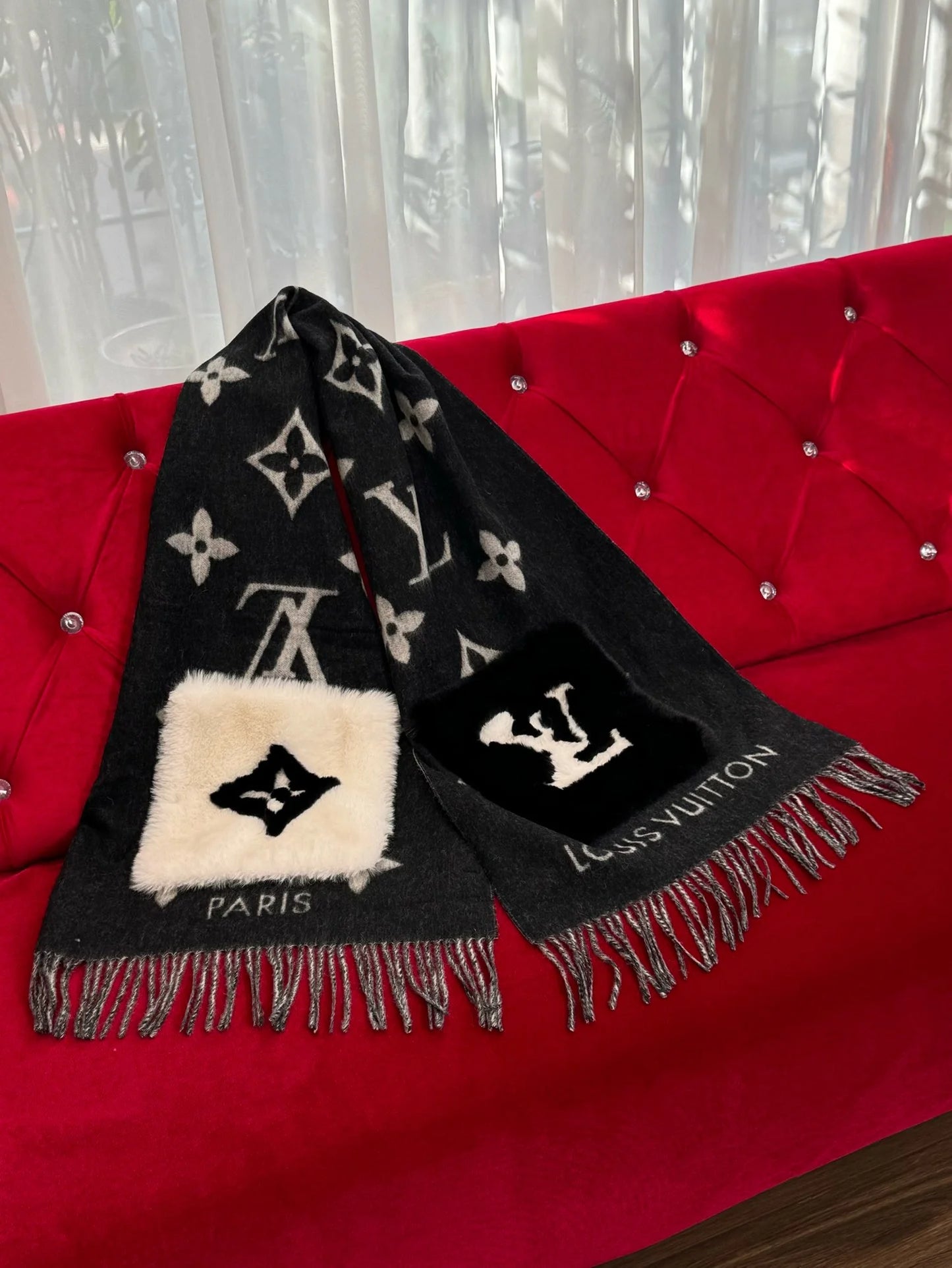 LV SCARF