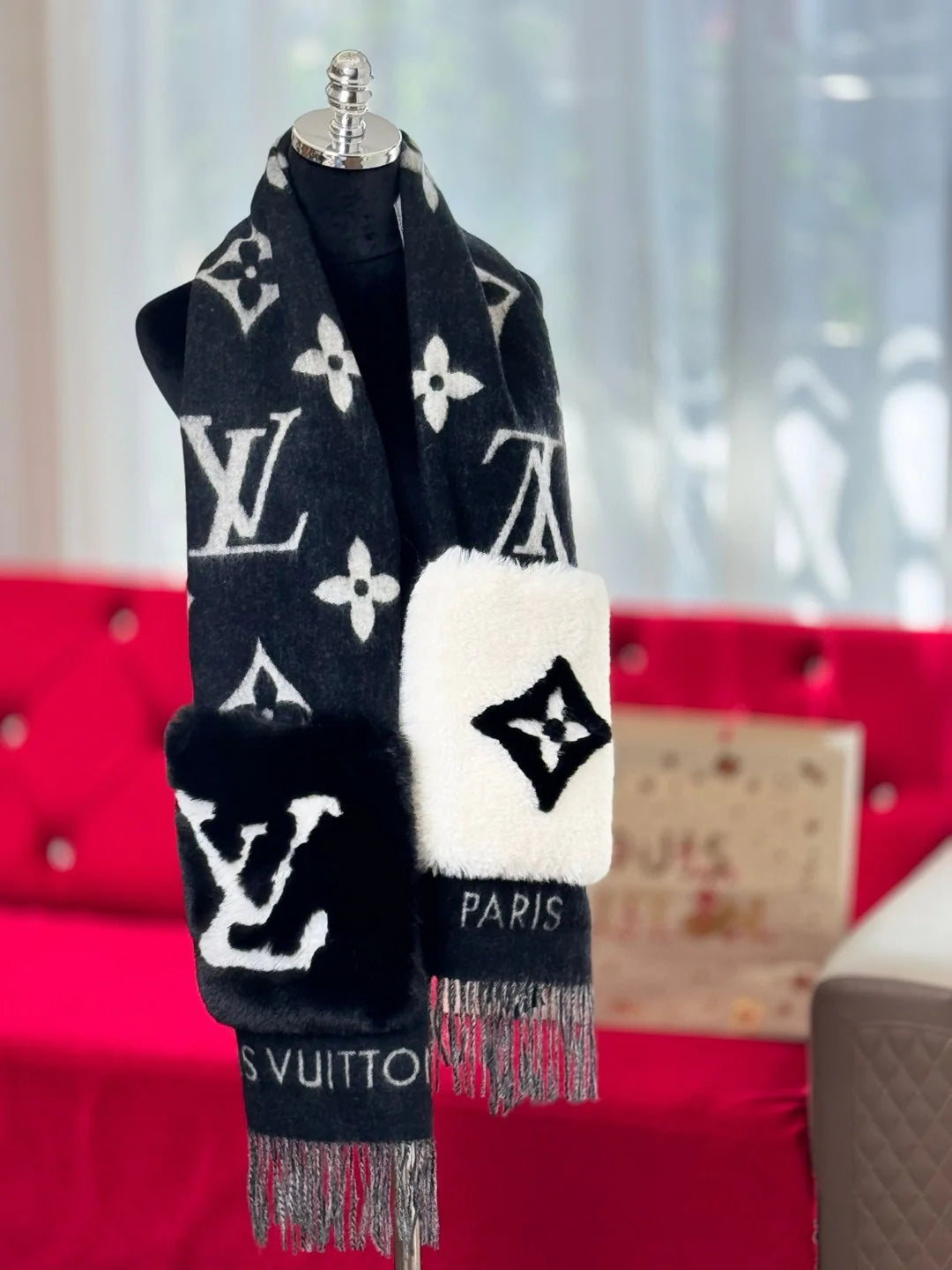 LV SCARF