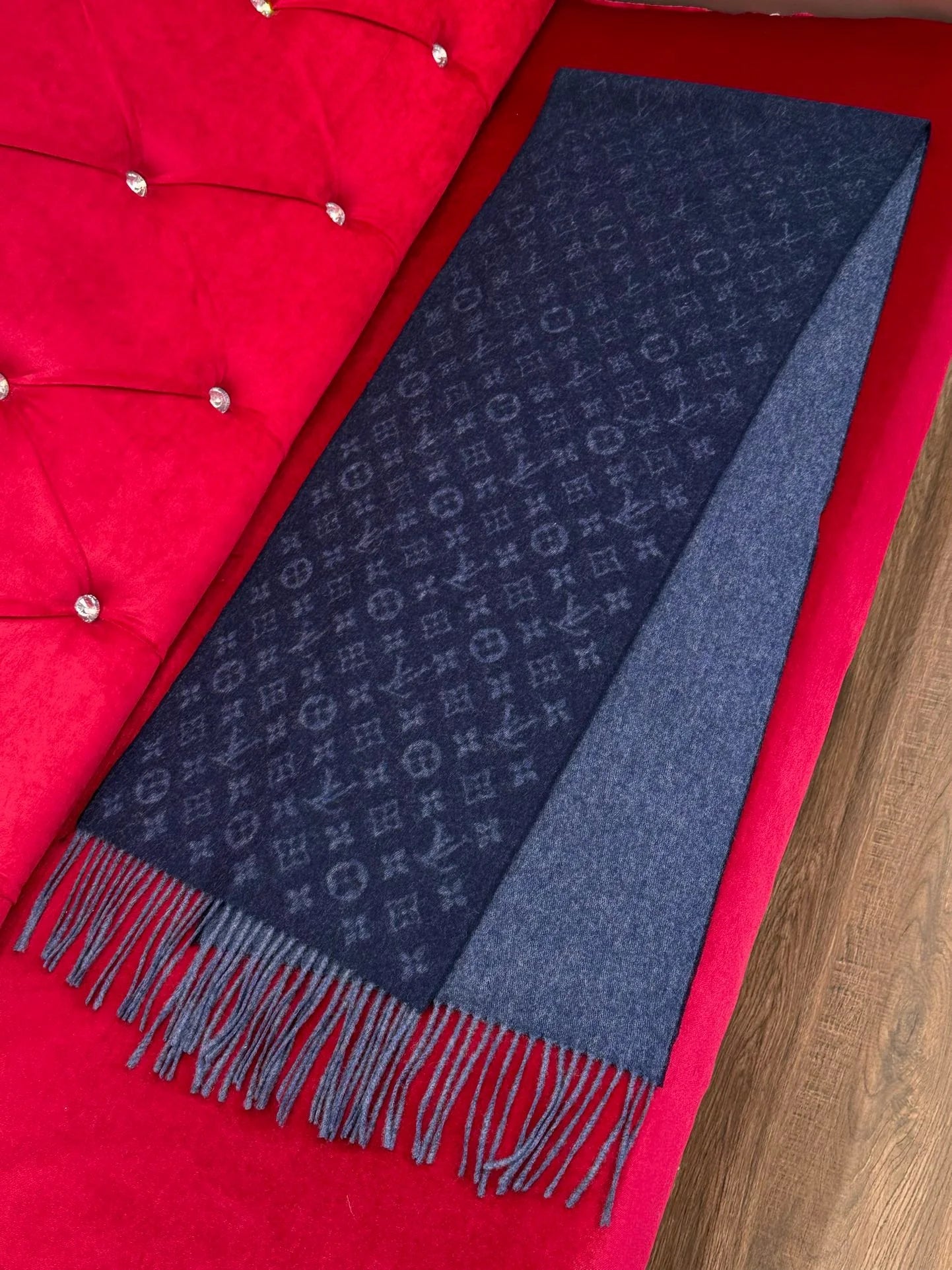 LV SCARF