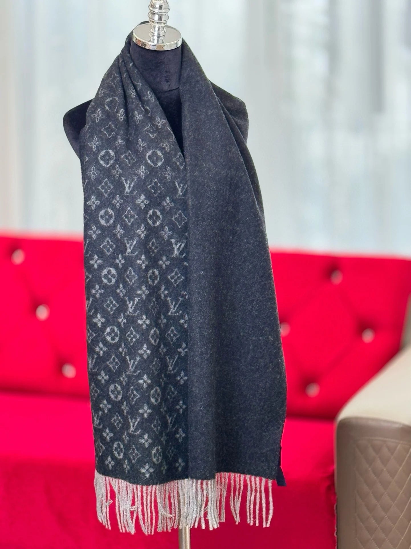 LV SCARF
