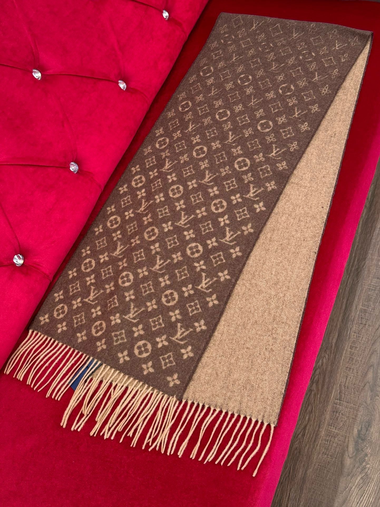 LV SCARF