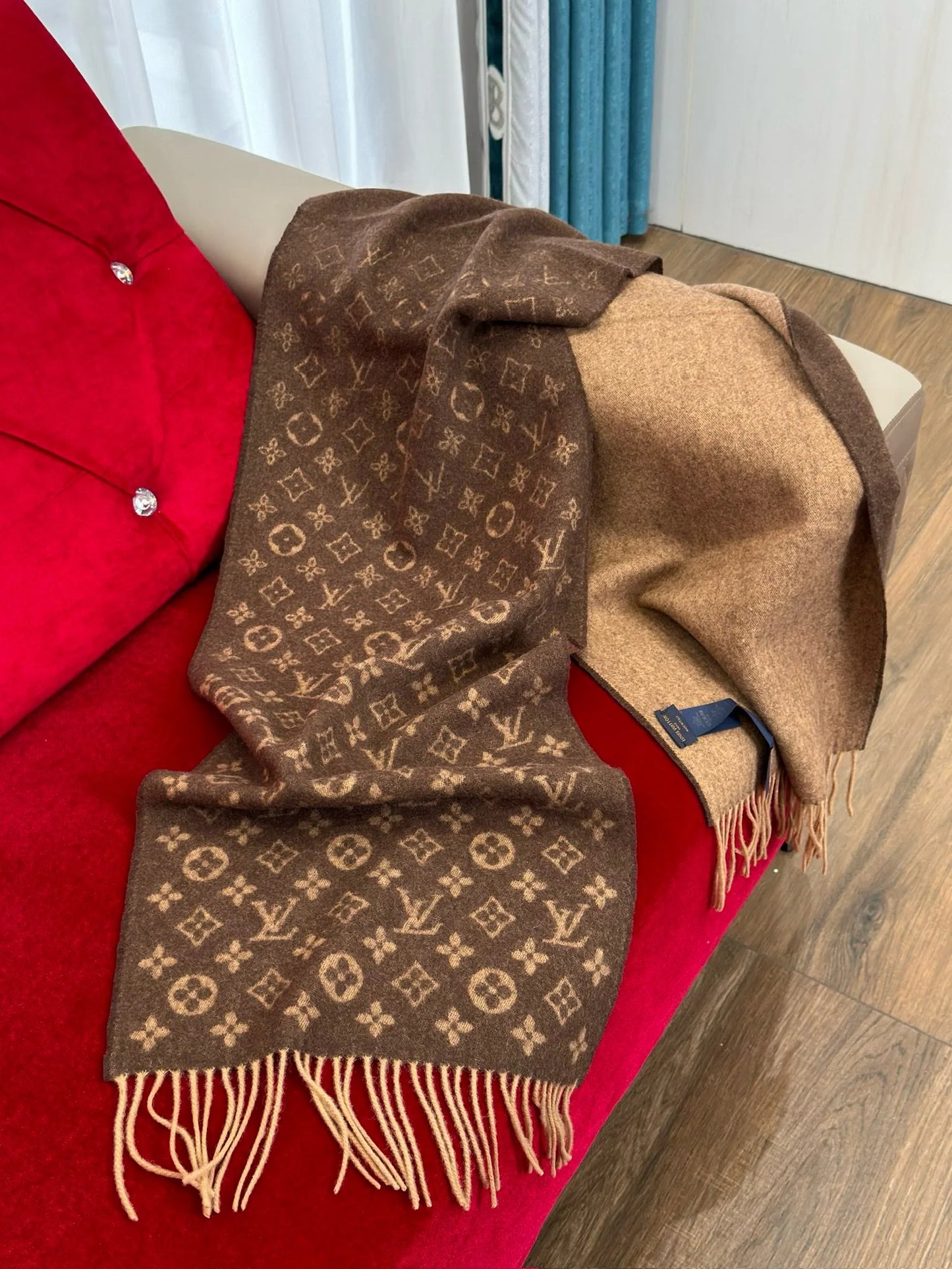 LV SCARF