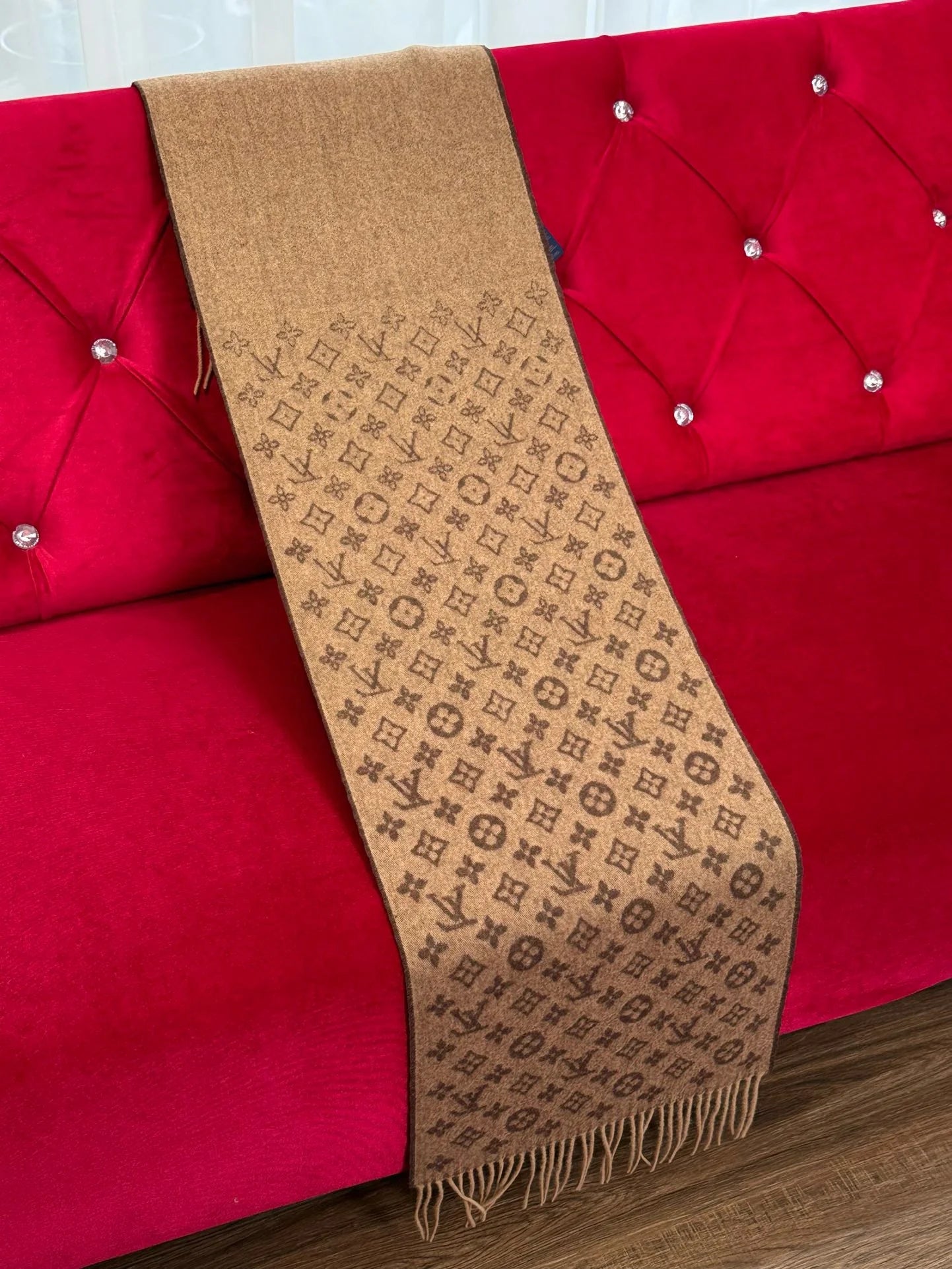 LV SCARF