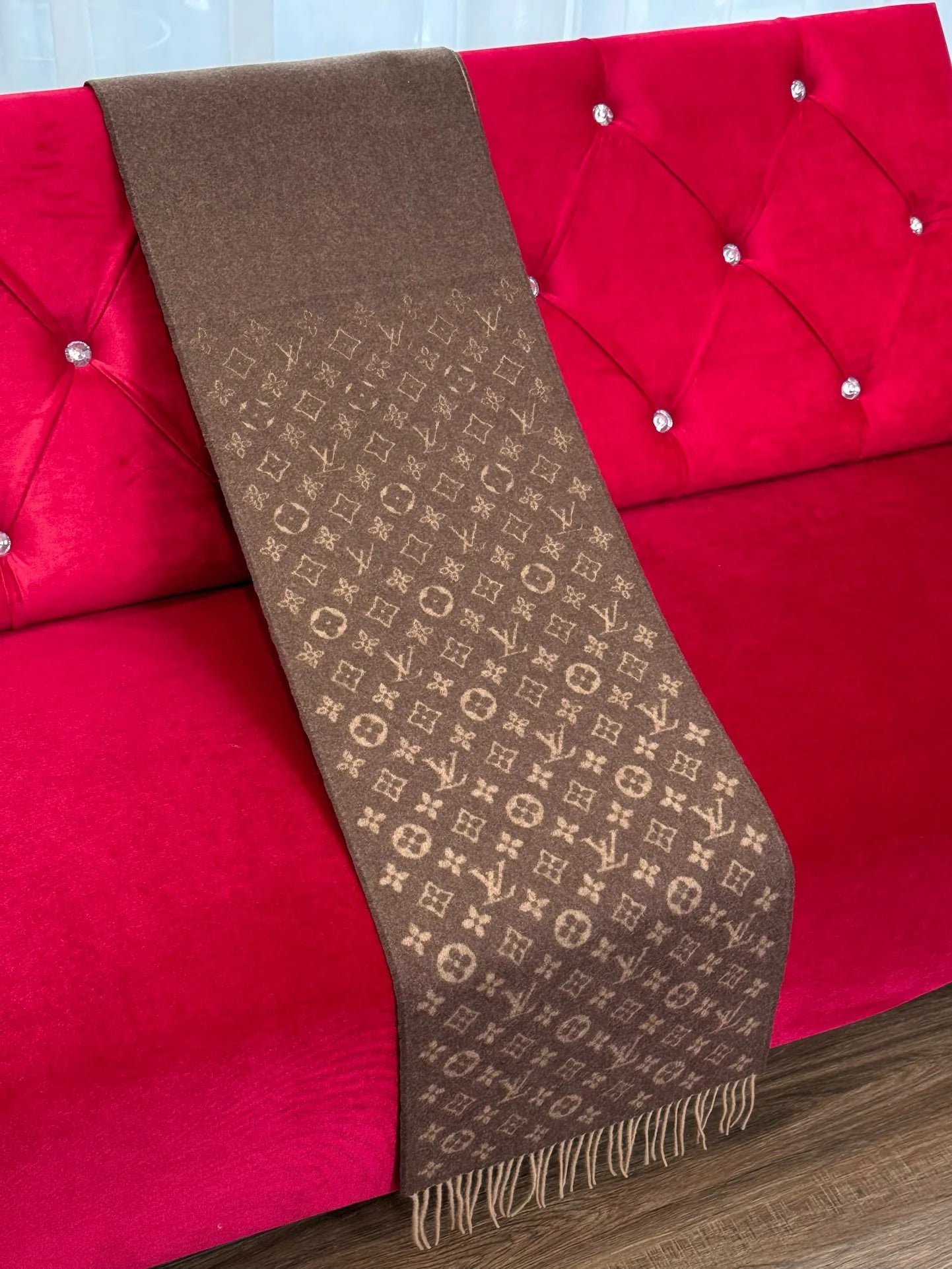 LV SCARF