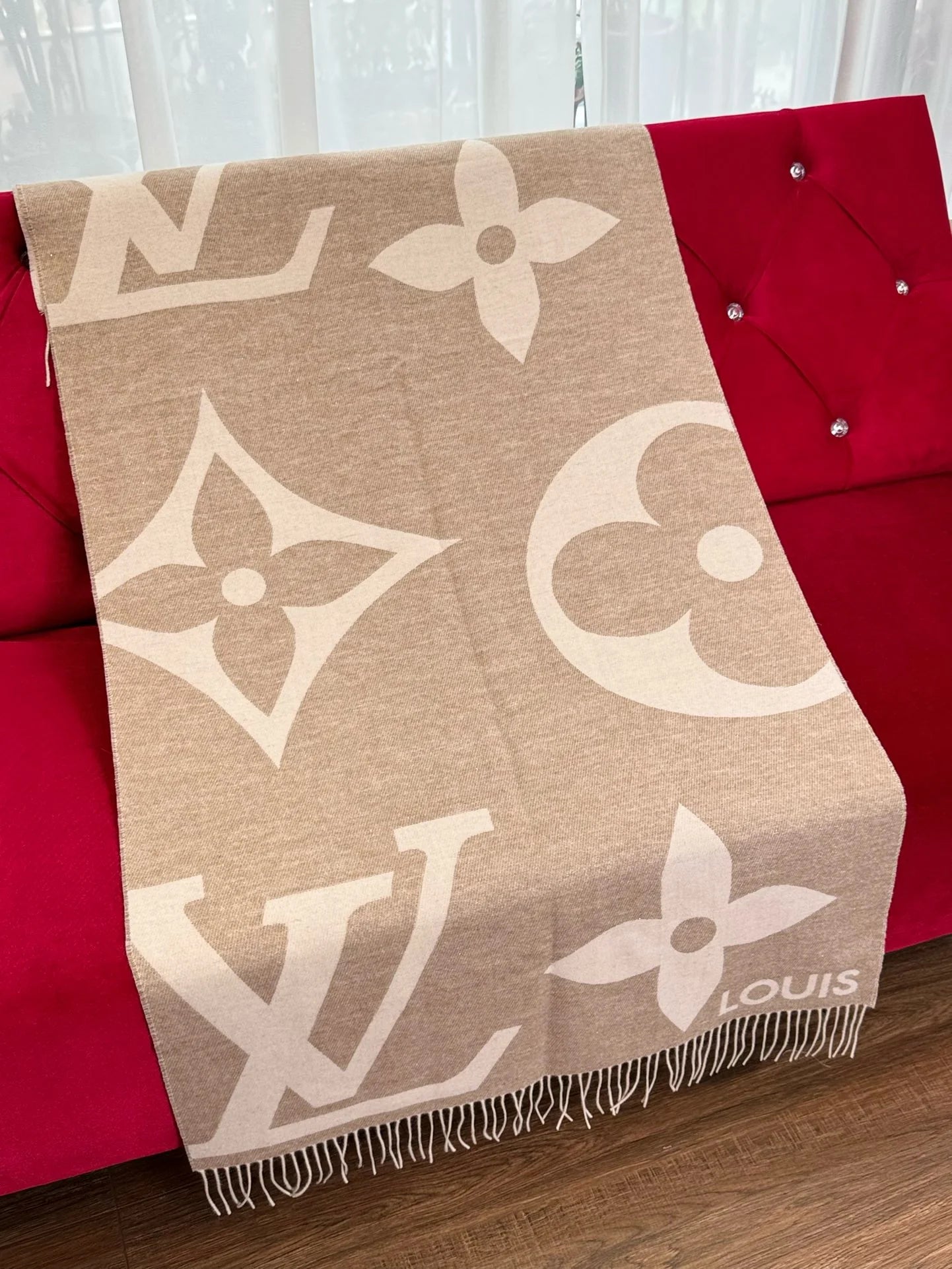LV SCARF