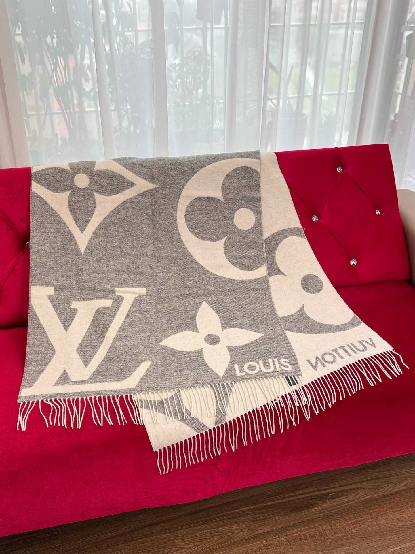 LV SCARF