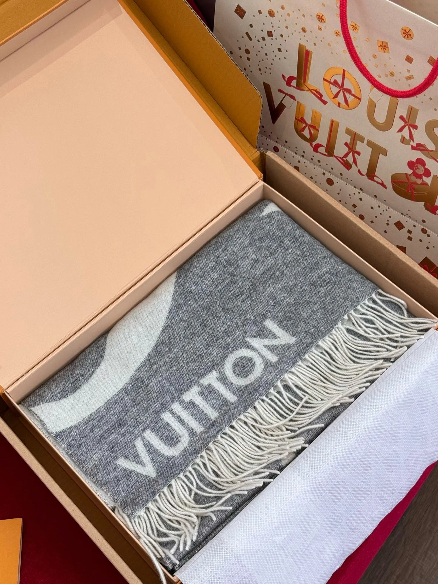 LV SCARF
