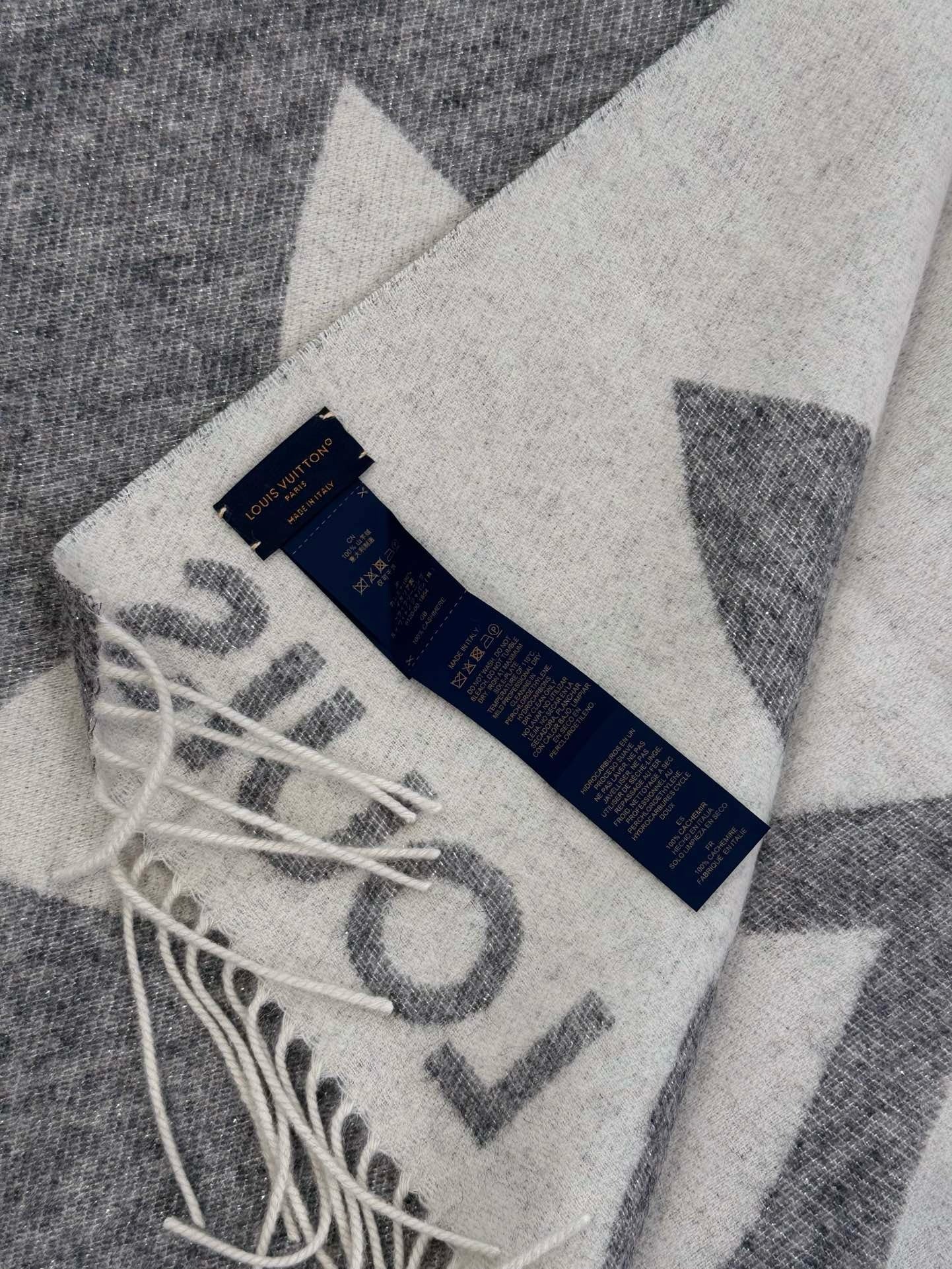 LV SCARF
