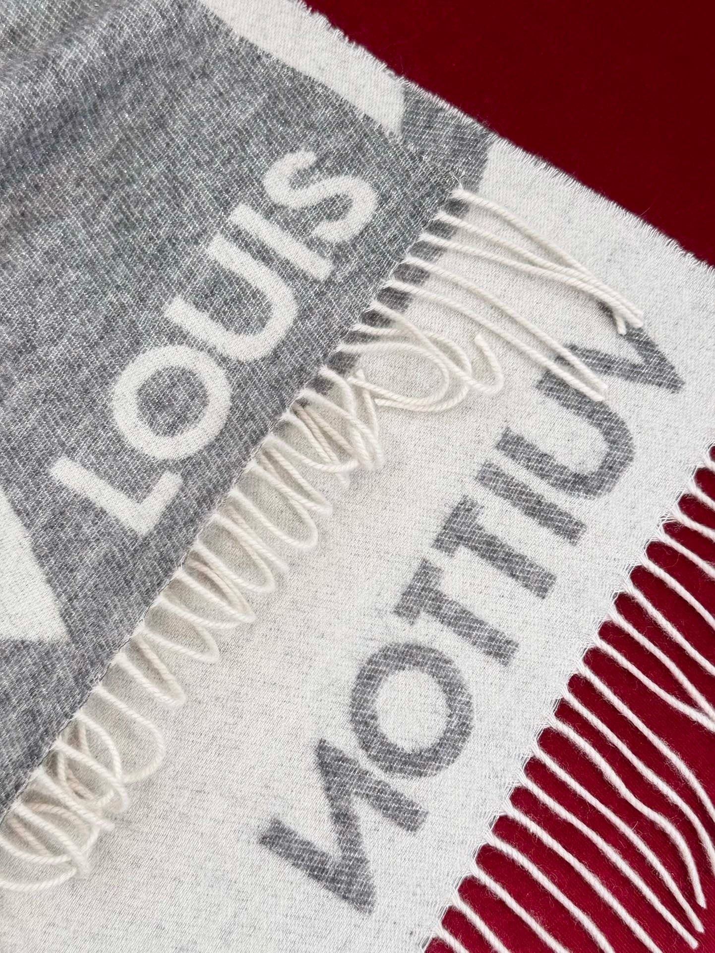 LV SCARF