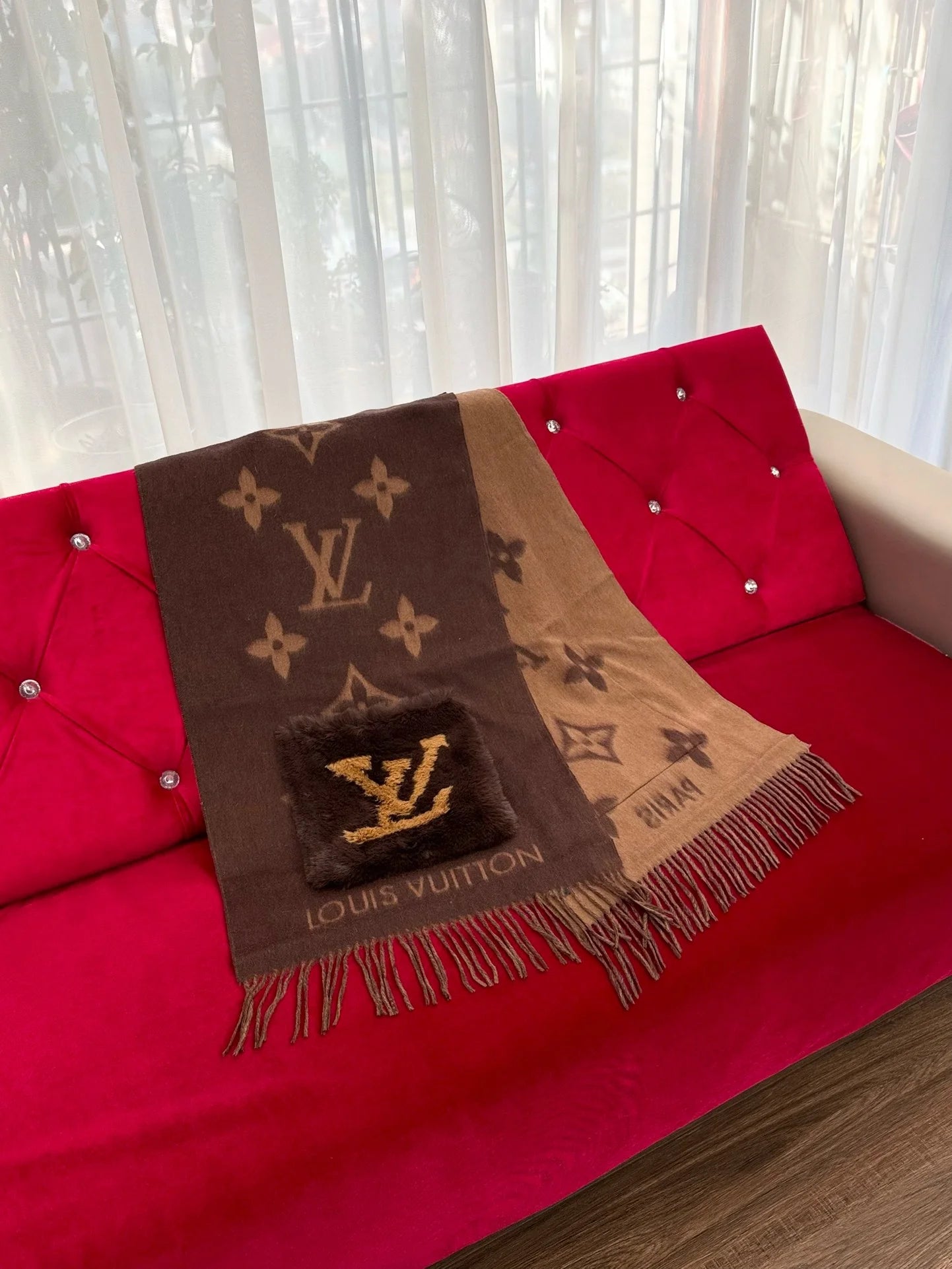 LV SCARF