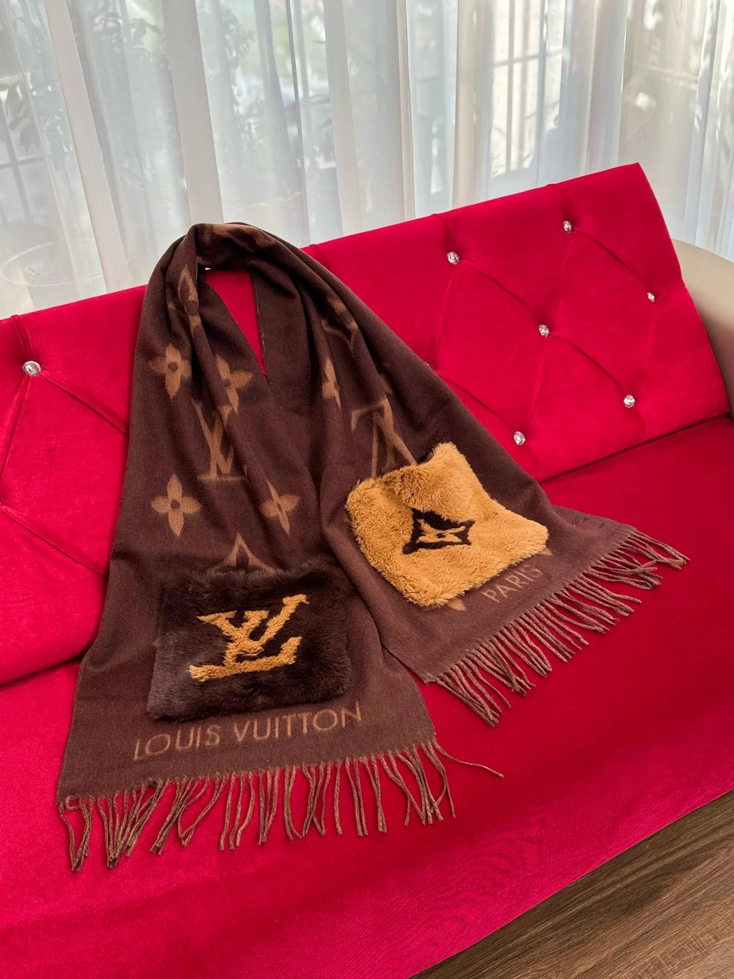 LV SCARF