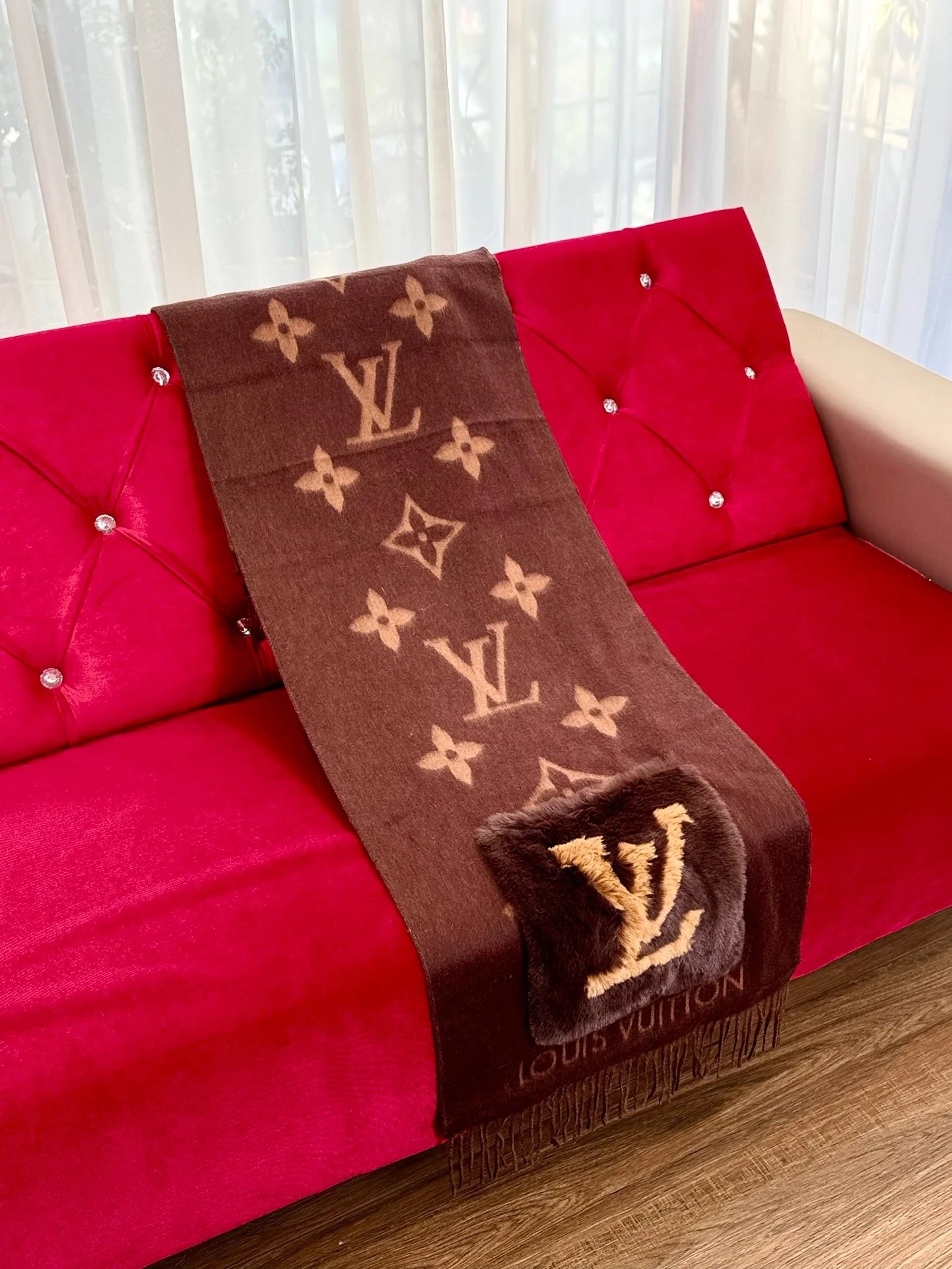 LV SCARF