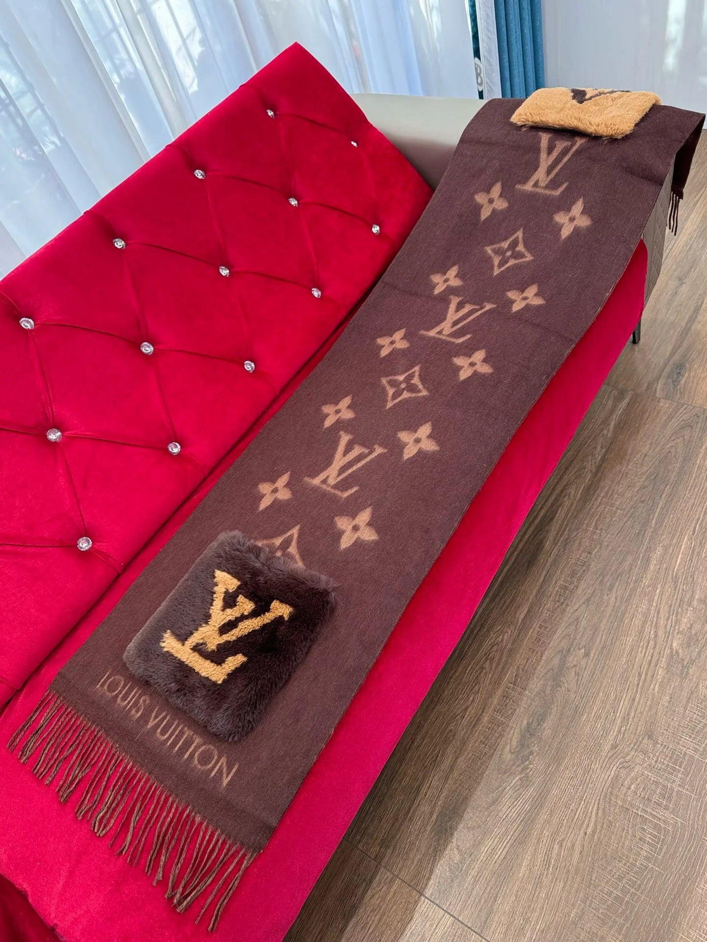 LV SCARF