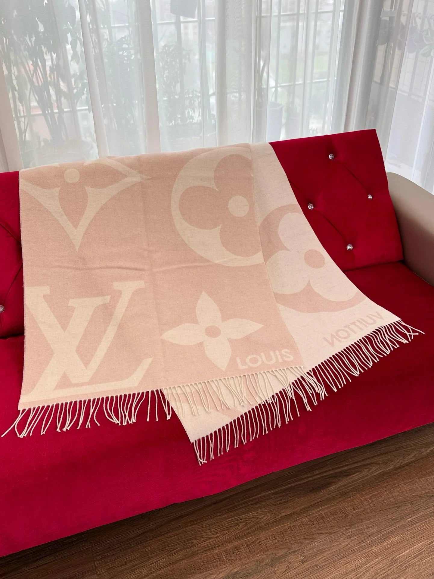 LV SCARF