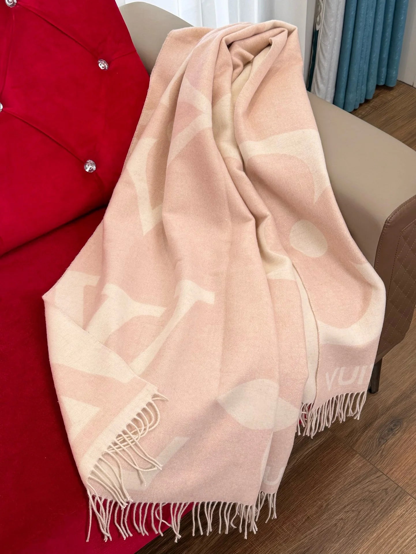 LV SCARF