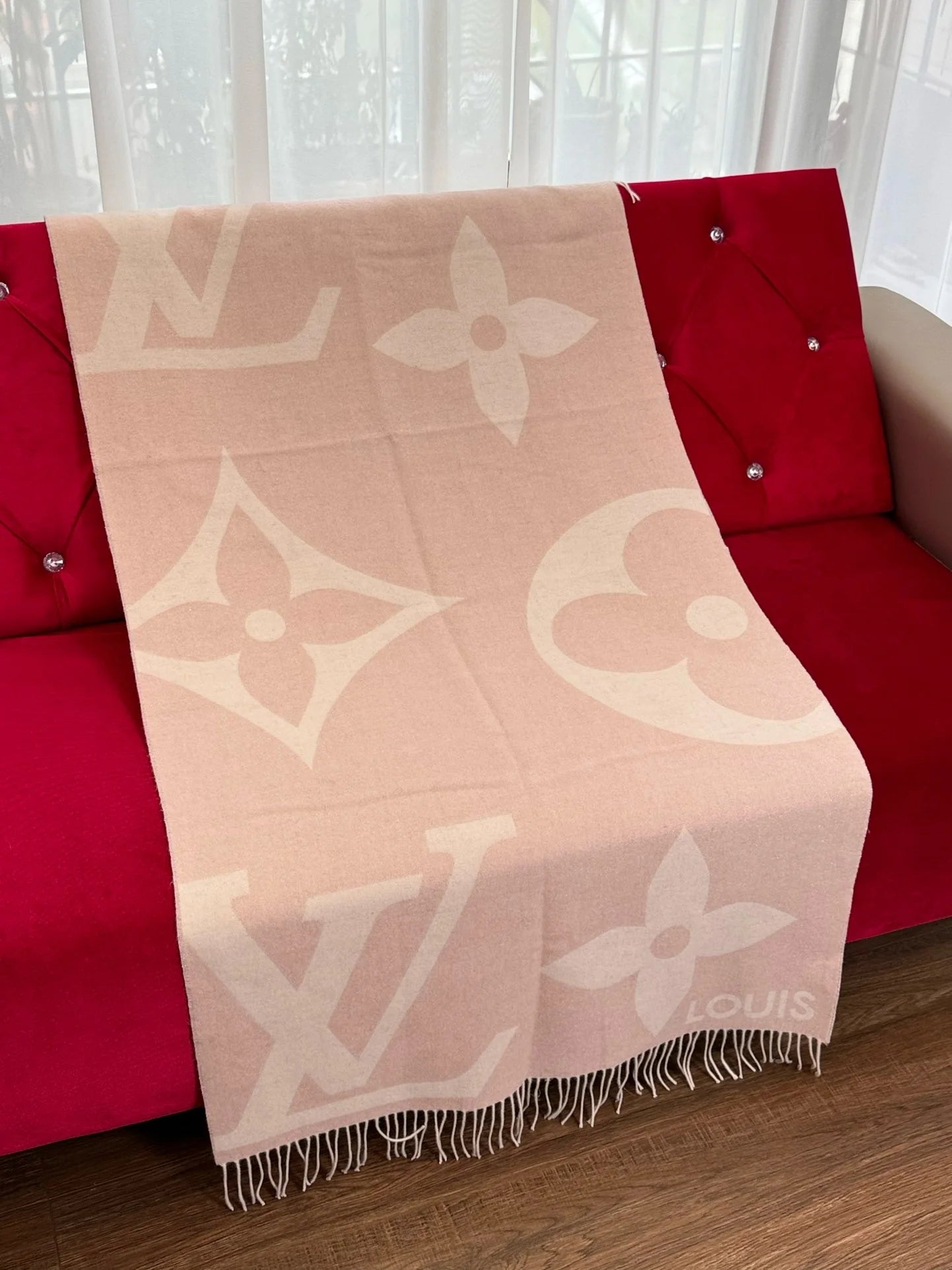 LV SCARF