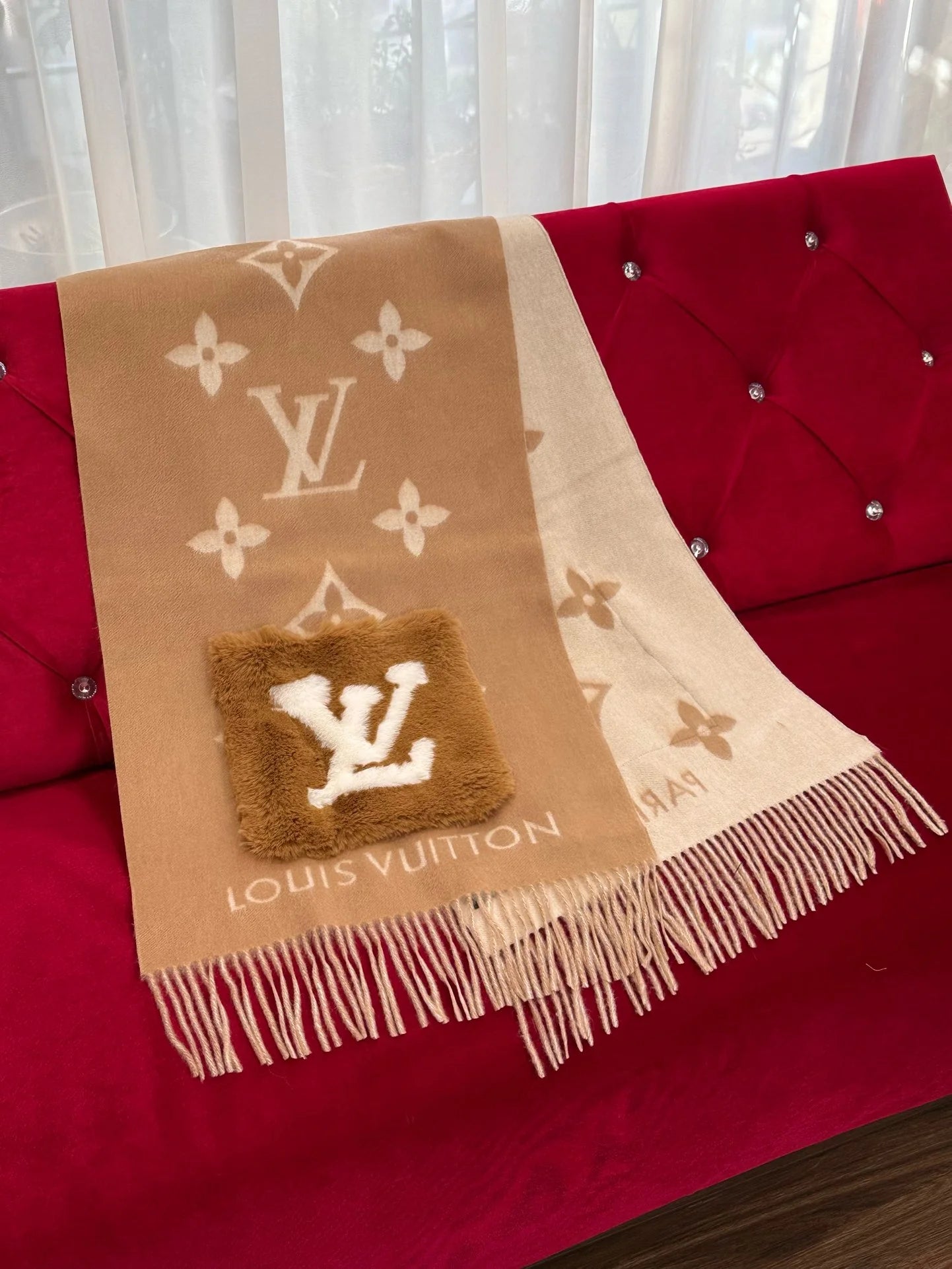 LV SCARF