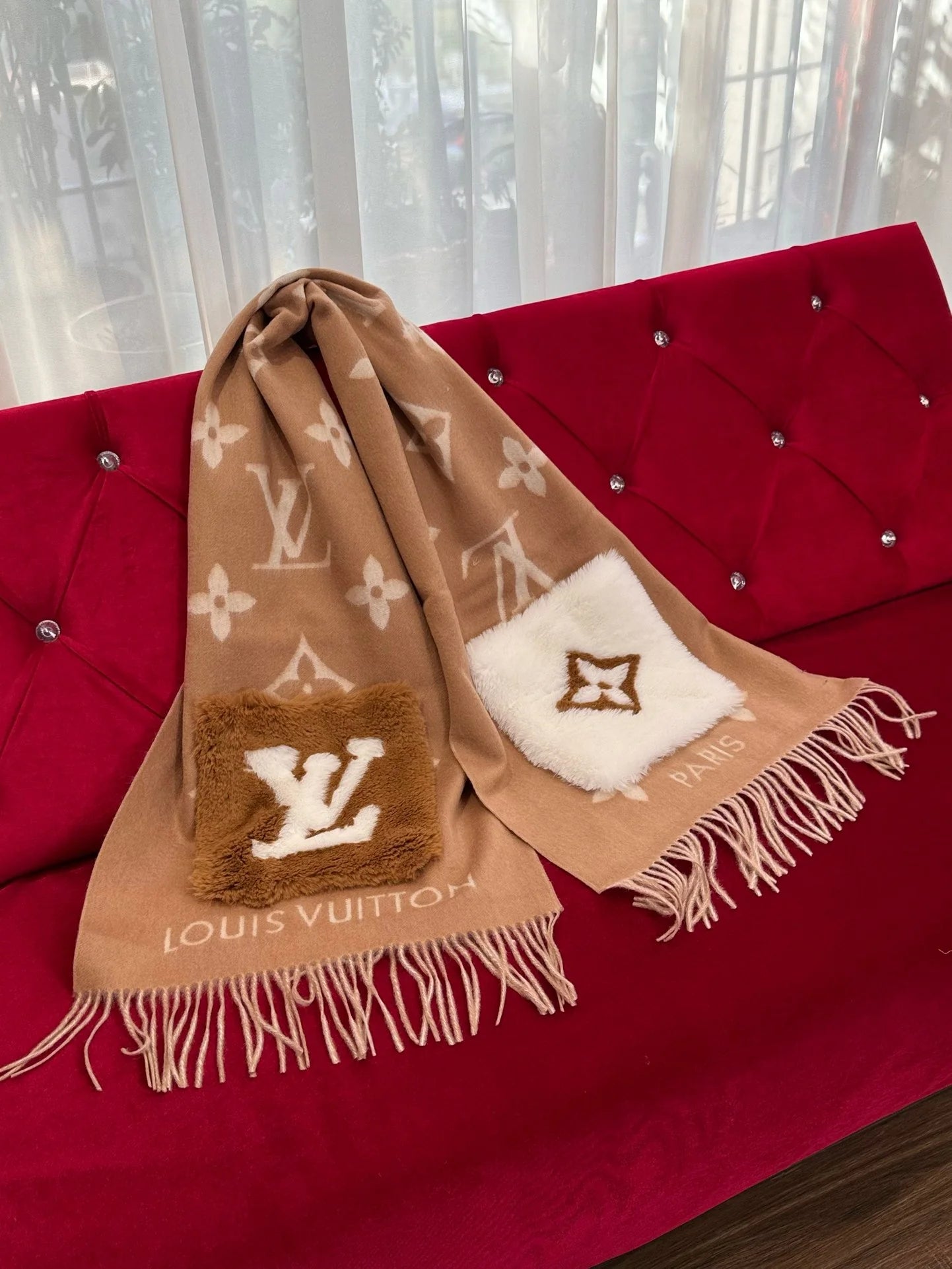 LV SCARF