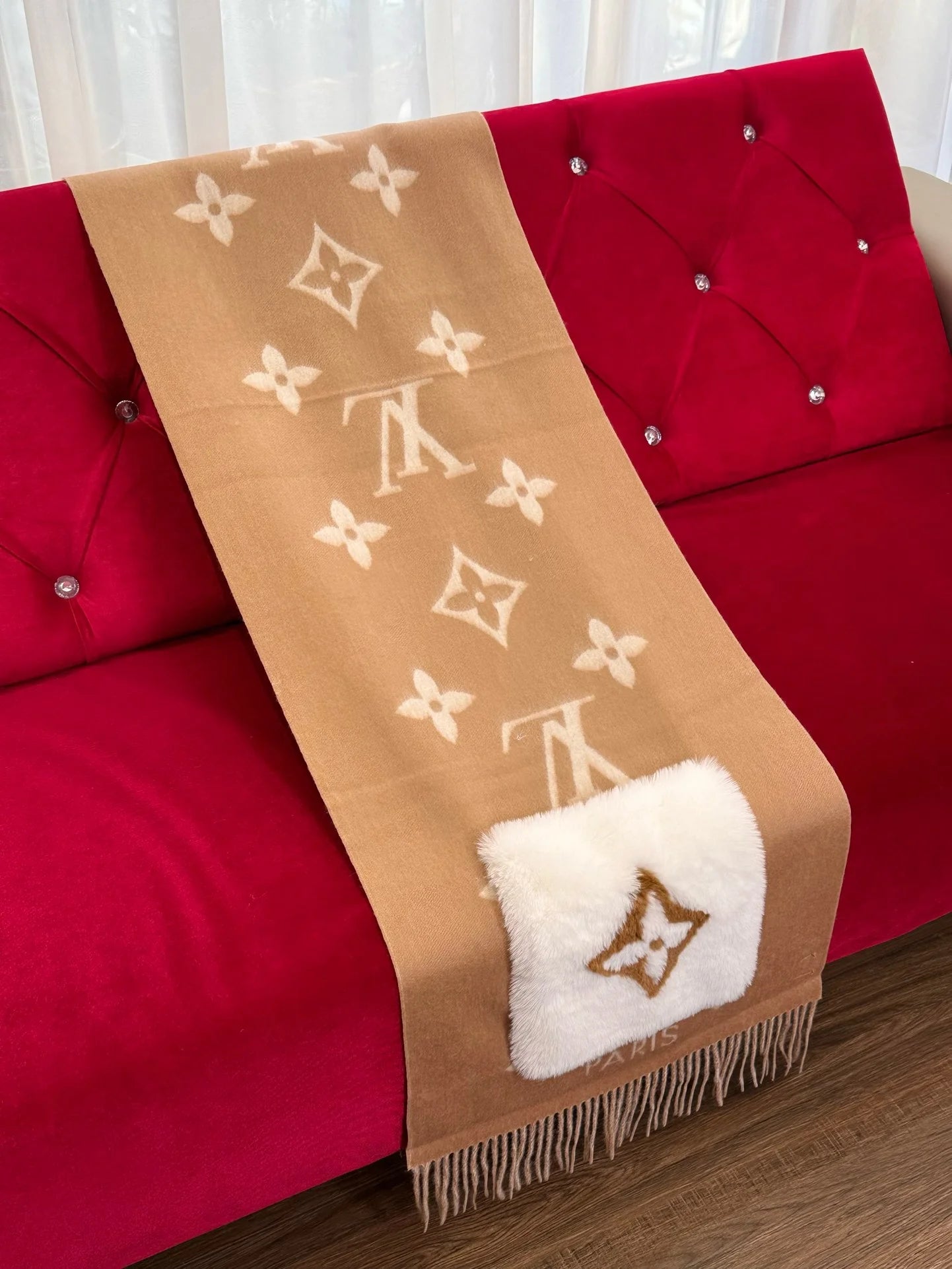 LV SCARF