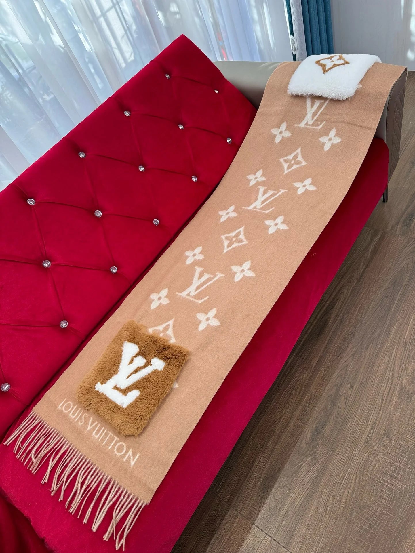 LV SCARF