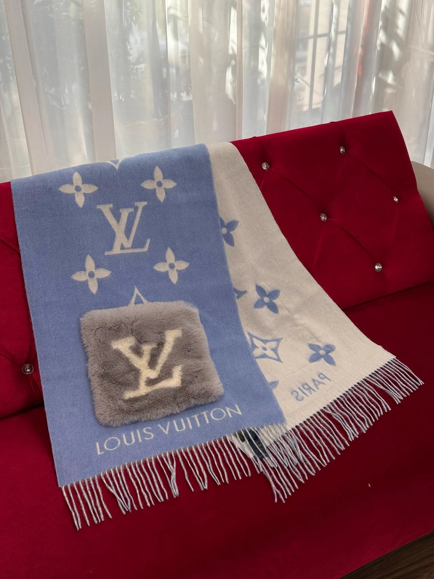 LV SCARF
