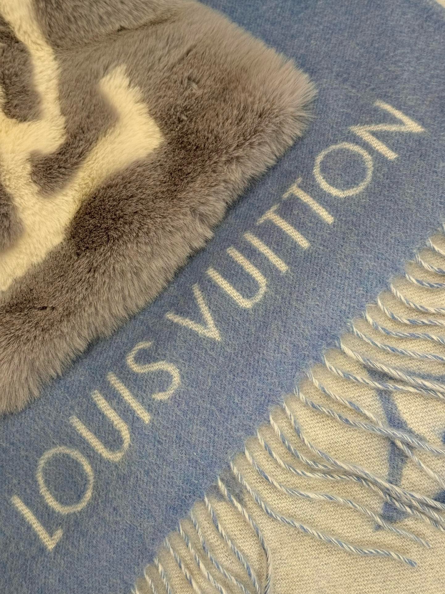 LV SCARF