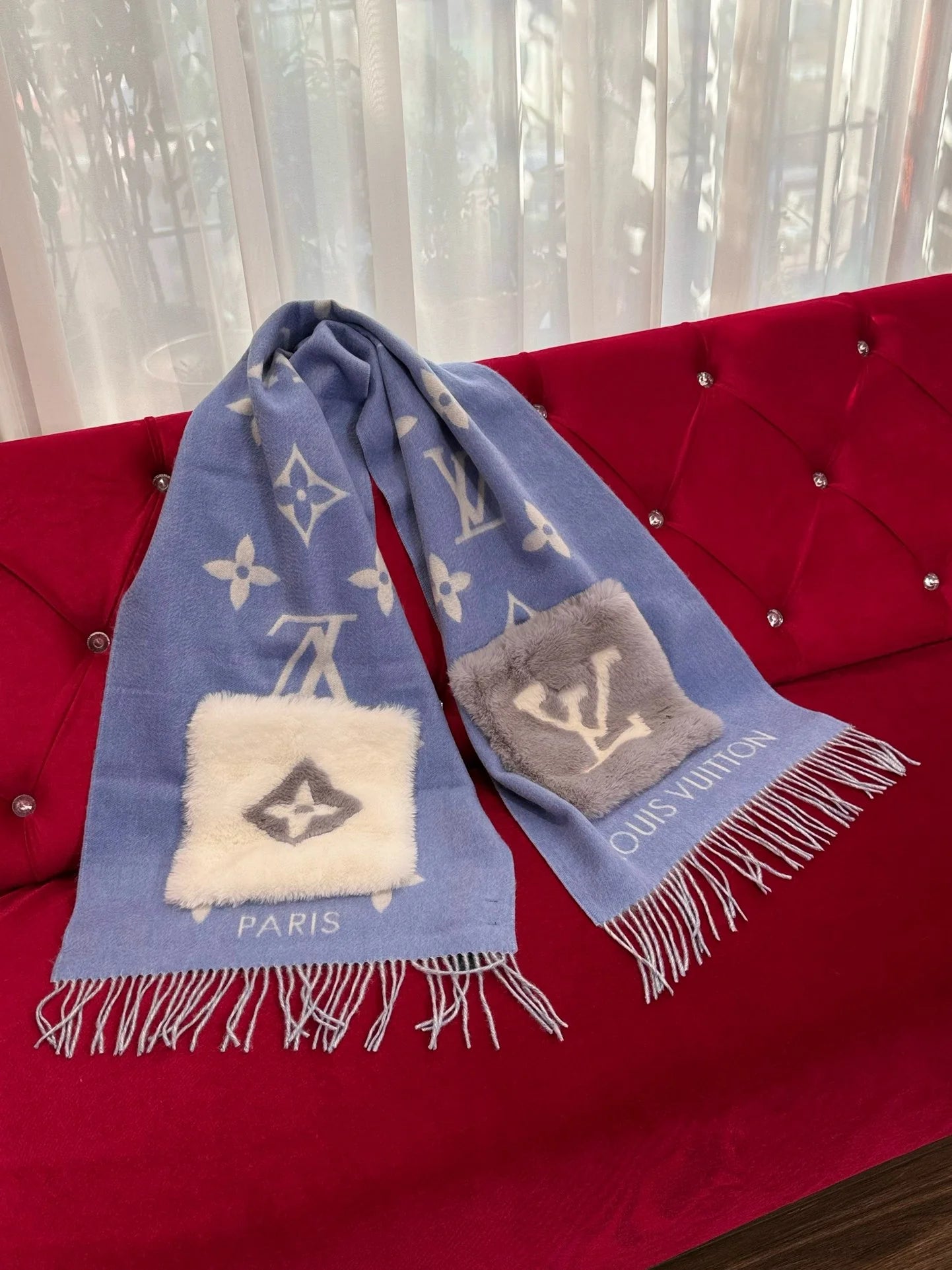 LV SCARF