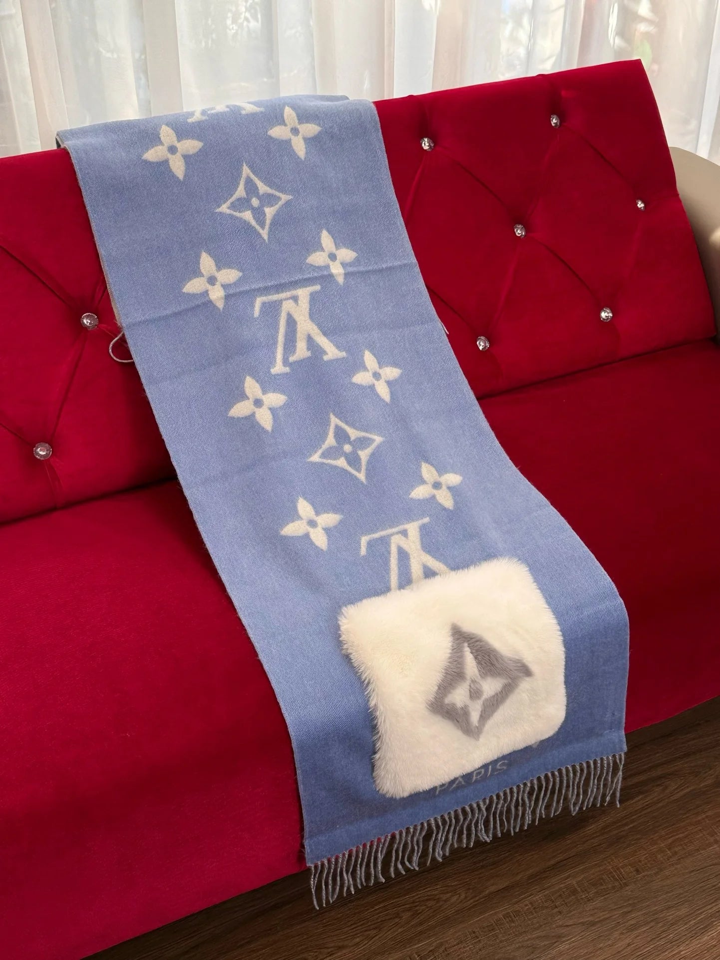 LV SCARF