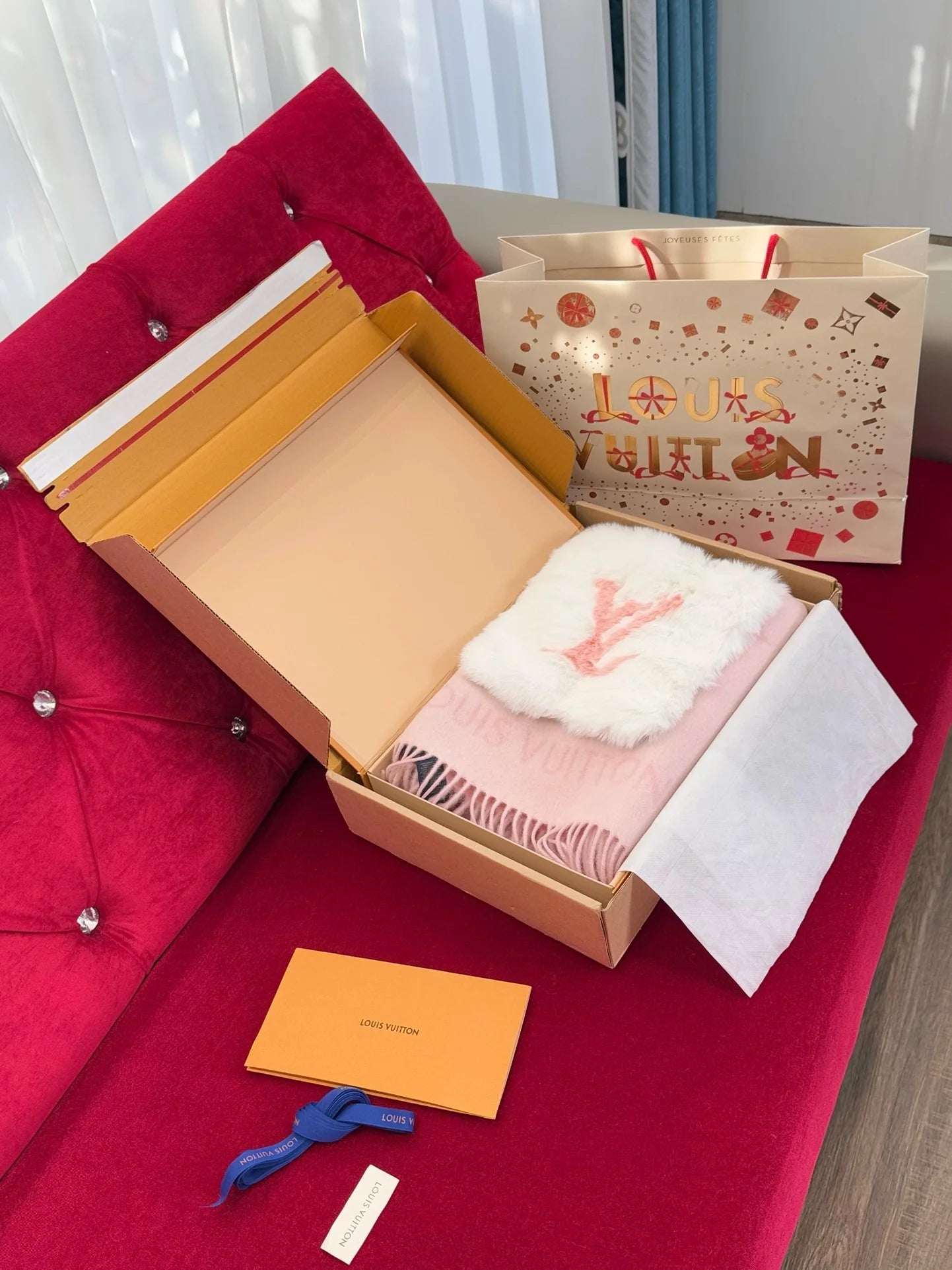LV SCARF